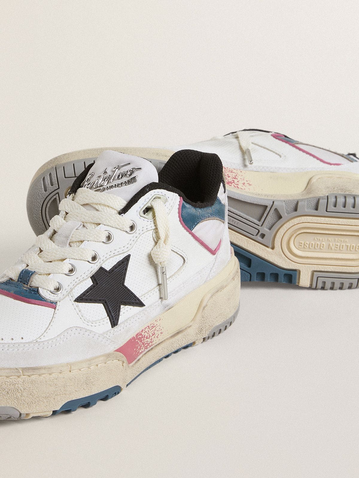 Golden Goose Women’s Forty2 With Black Star And Silver Foiled Leather Heel Tab - Sneaker Türkiye