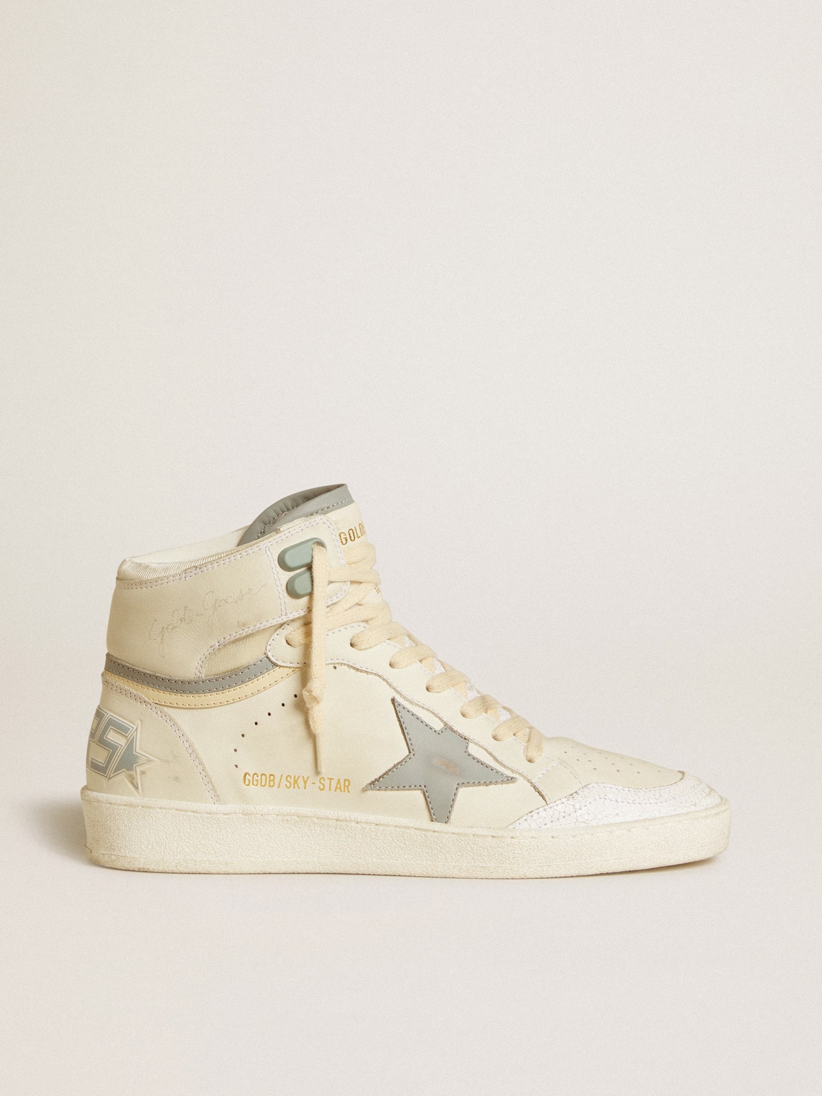Golden Goose Women’s Sky-Star In Leather With Light Blue Leather Star And White Heel Tab - Sneaker Türkiye