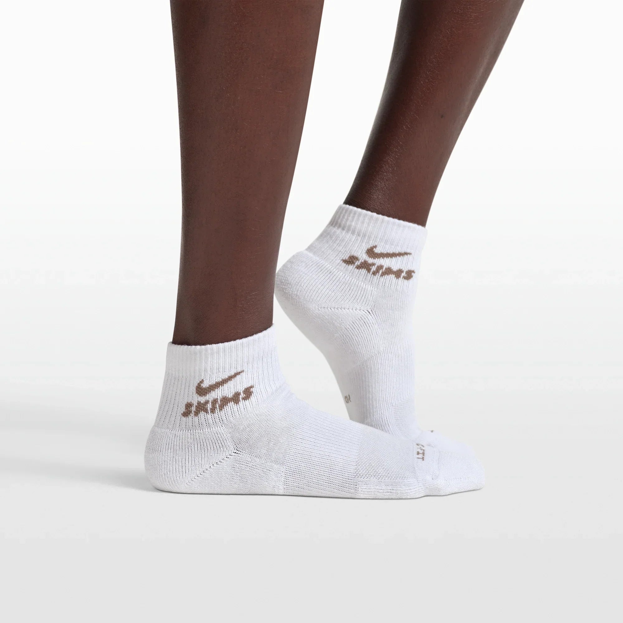 NikeSKIMS ACCESSORIES DRI-FIT QUARTER CREW SOCK 3-PACK | HIMALAYAN MULTI - Sneaker Türkiye