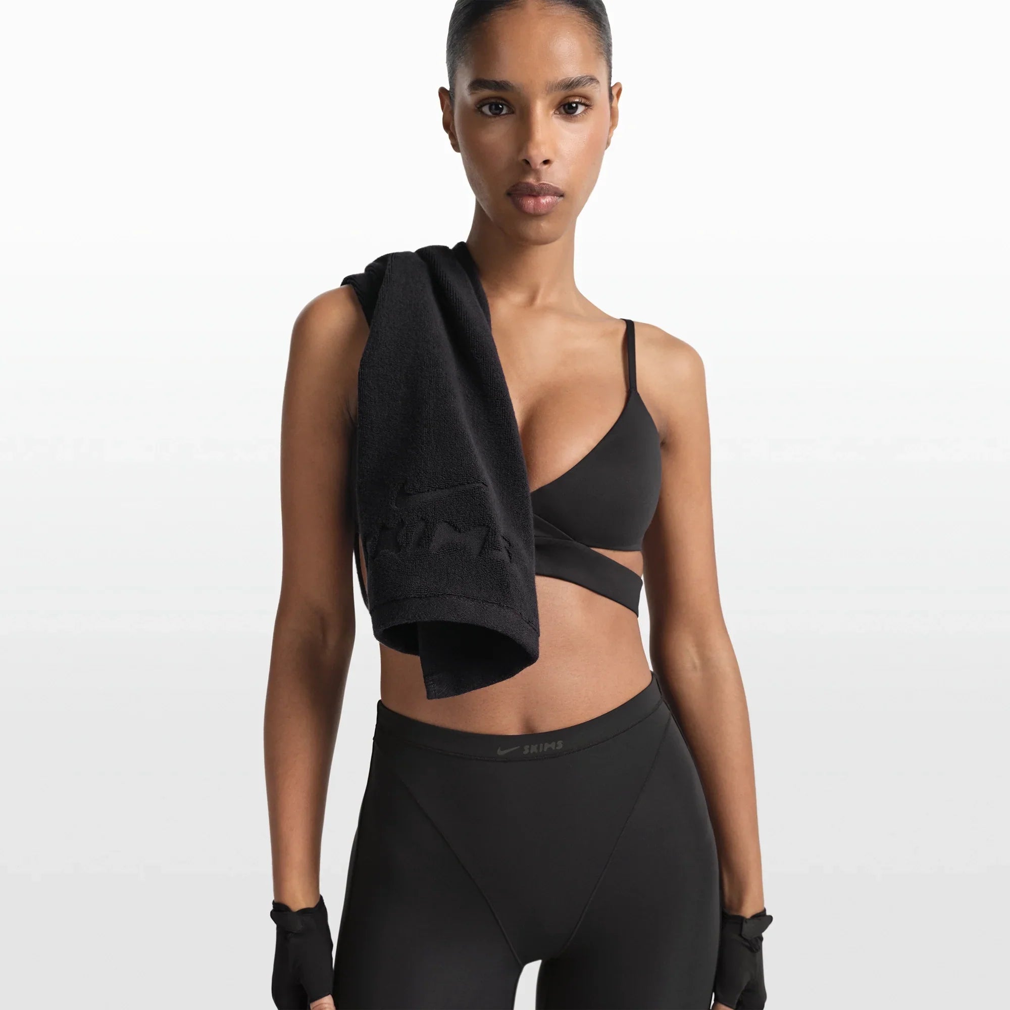 NikeSKIMS ACCESSORIES SMALL TOWEL | OBSIDIAN - Sneaker Türkiye