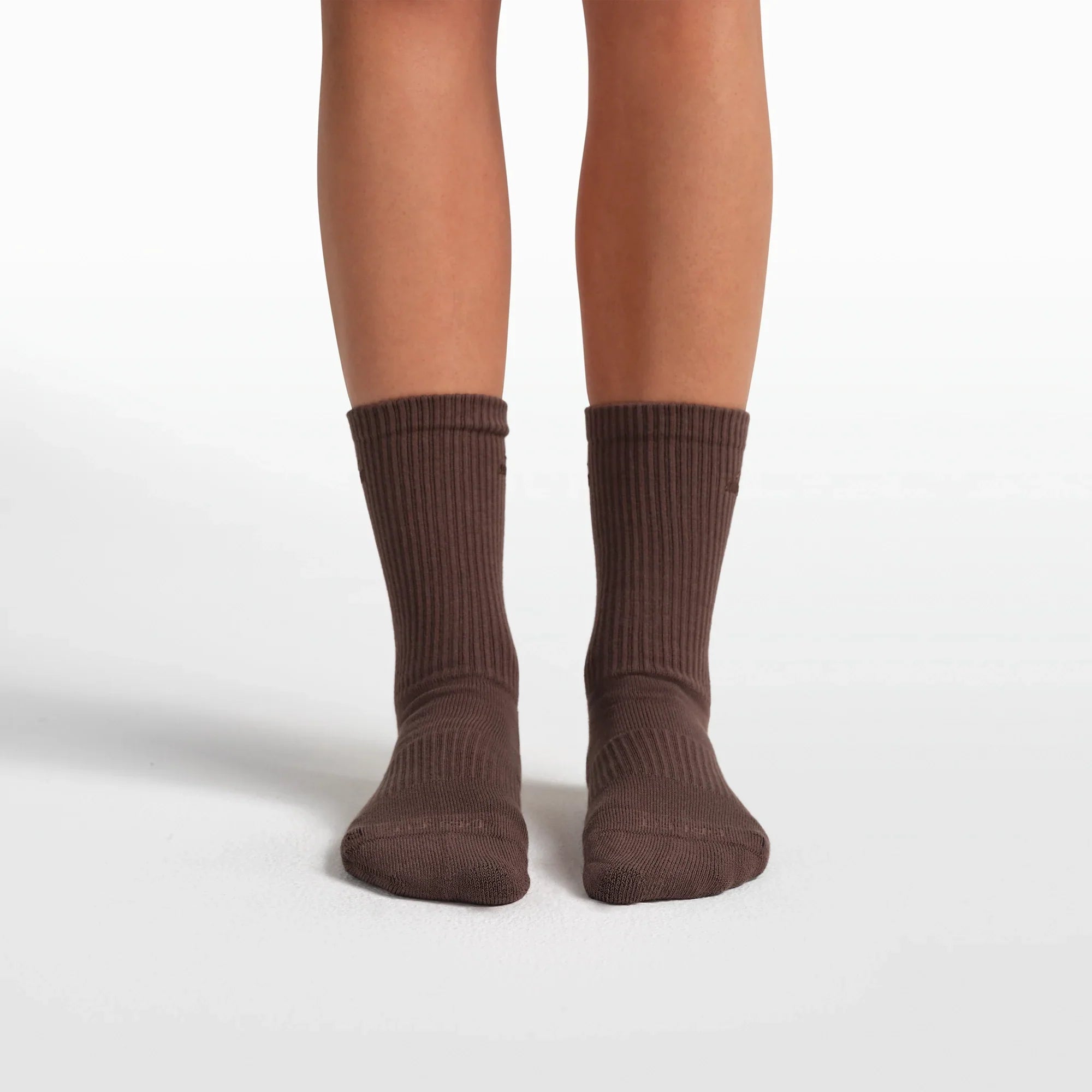 NikeSKIMS ACCESSORIES DRI-FIT PILATES GRIP CREW SOCK | DARK SEPIA - Sneaker Türkiye