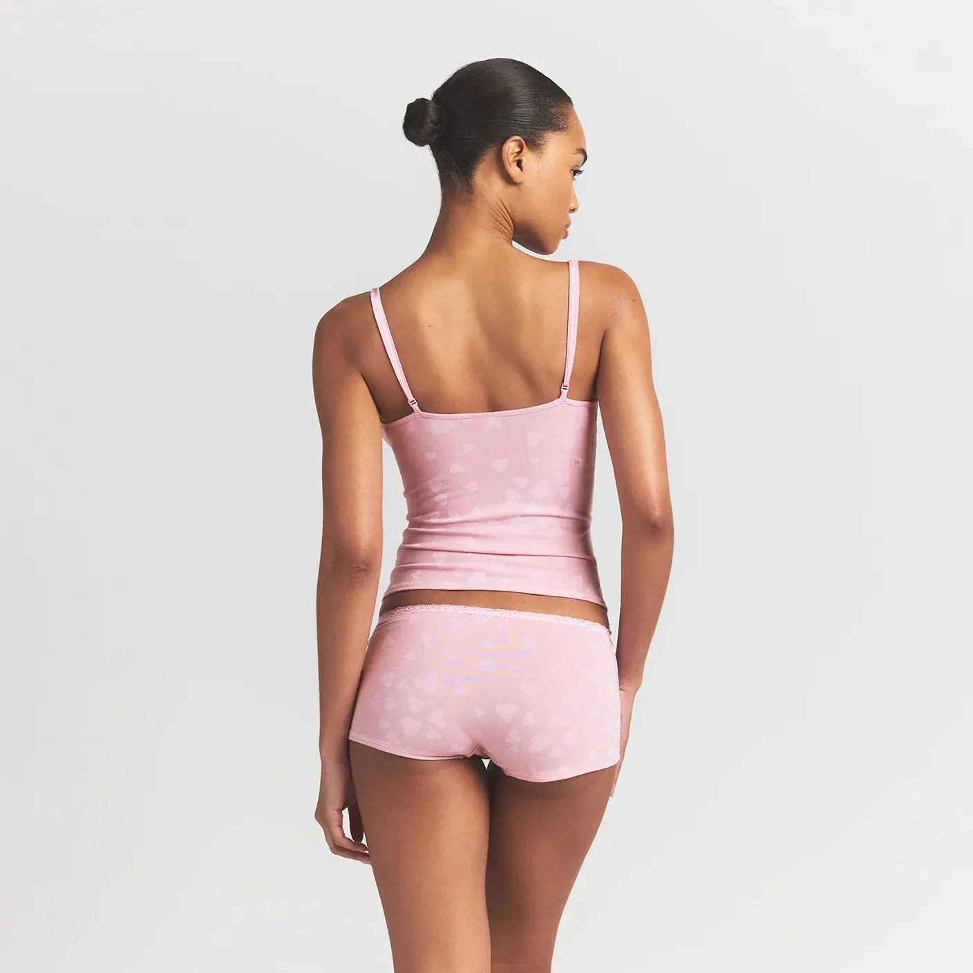 SKIMS LIGHTWEIGHT COTTON LACE CAMI AND BOY SHORT SET | HALITE CLUSTERED HEARTS - Sneaker Türkiye