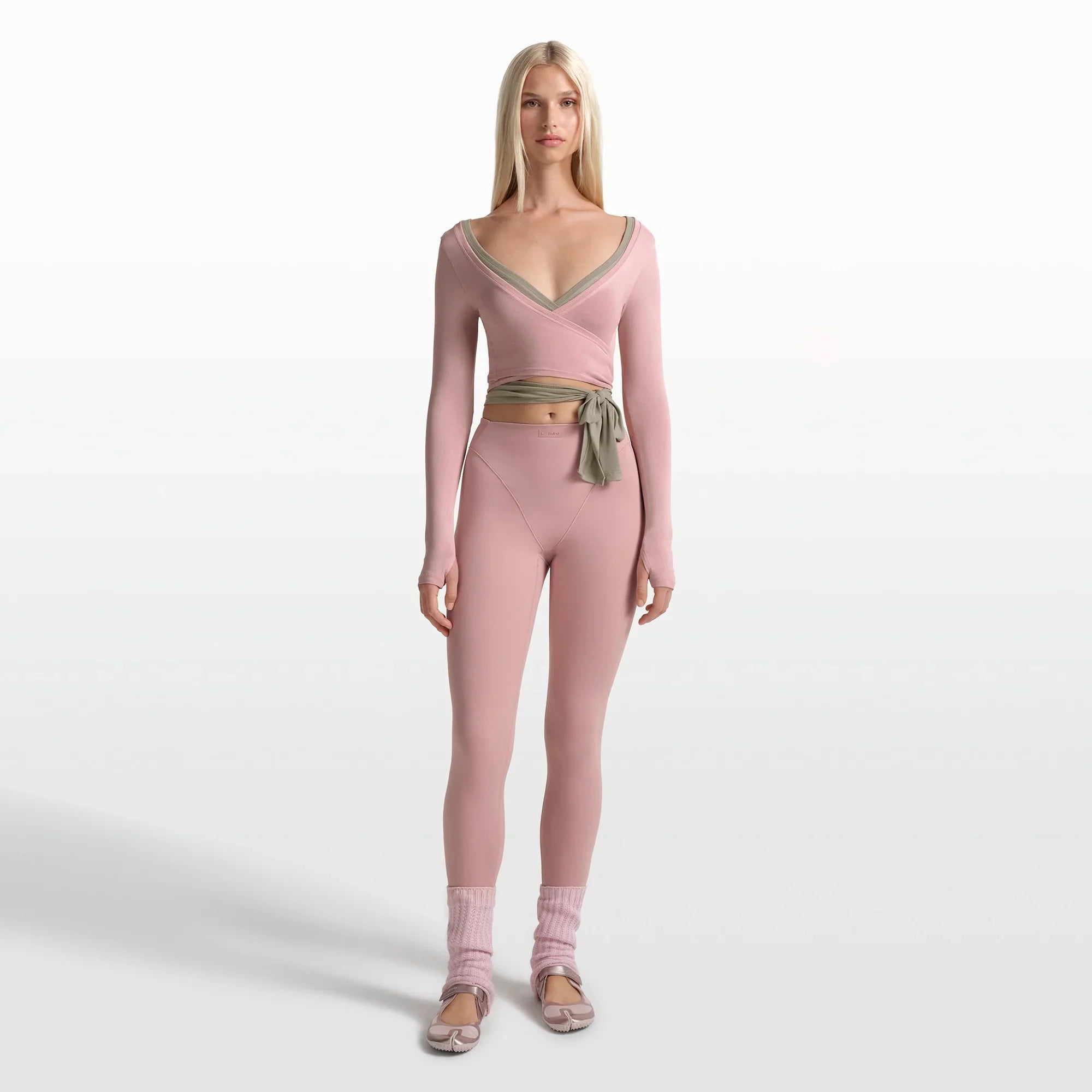 NikeSKIMS STRETCH KNIT WRAP LONG SLEEVE CROPPED TOP | HIMALAYAN - Sneaker Türkiye