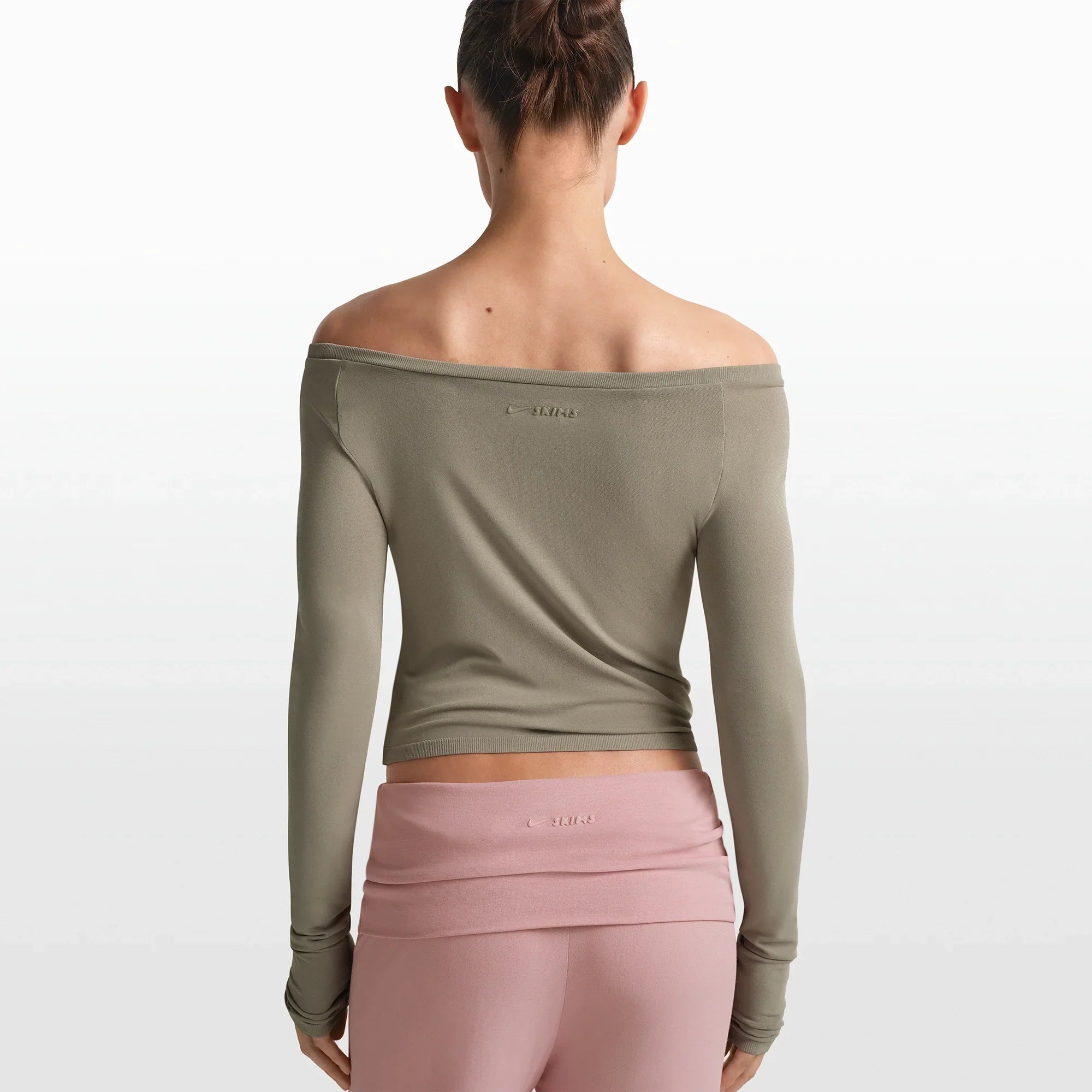 NikeSKIMS STRETCH KNIT LONG SLEEVE BOATNECK TOP | DUNE - Sneaker Türkiye