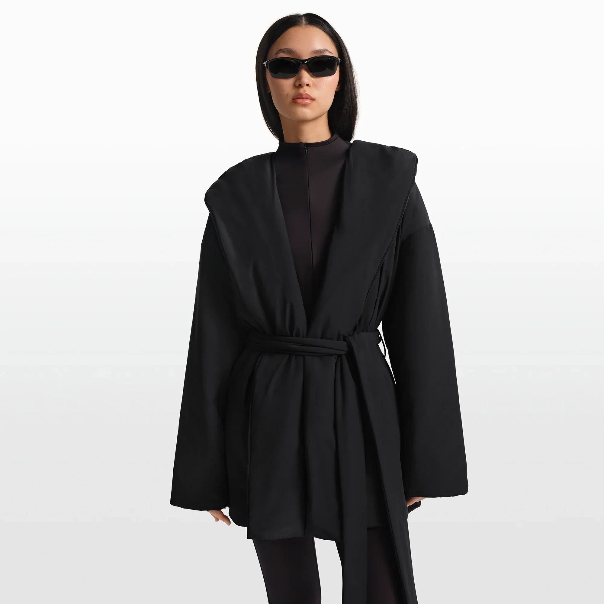NikeSKIMS WOVEN NYLON WRAP COAT | OBSIDIAN - Sneaker Türkiye