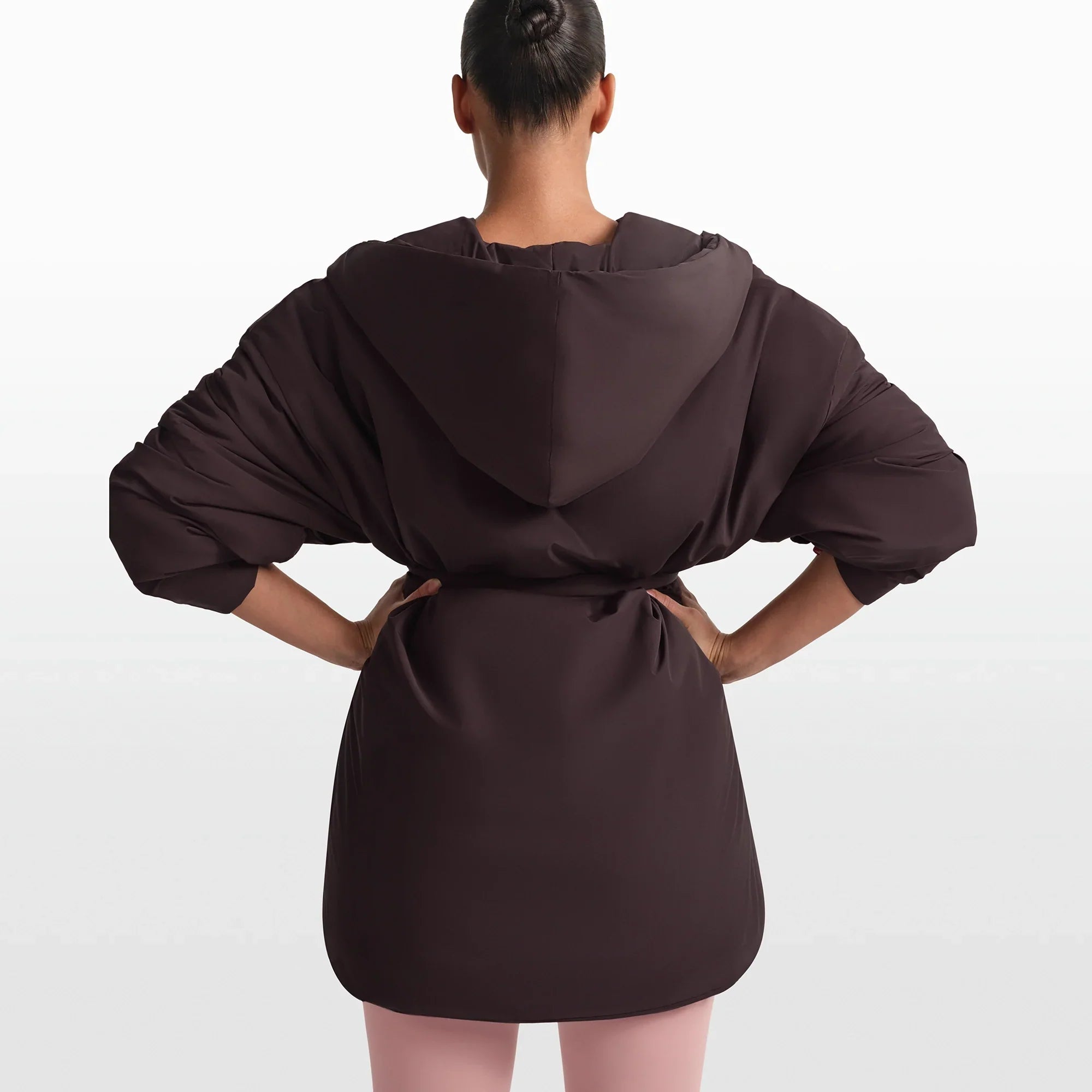 NikeSKIMS WOVEN NYLON WRAP COAT | PHOENIX - Sneaker Türkiye