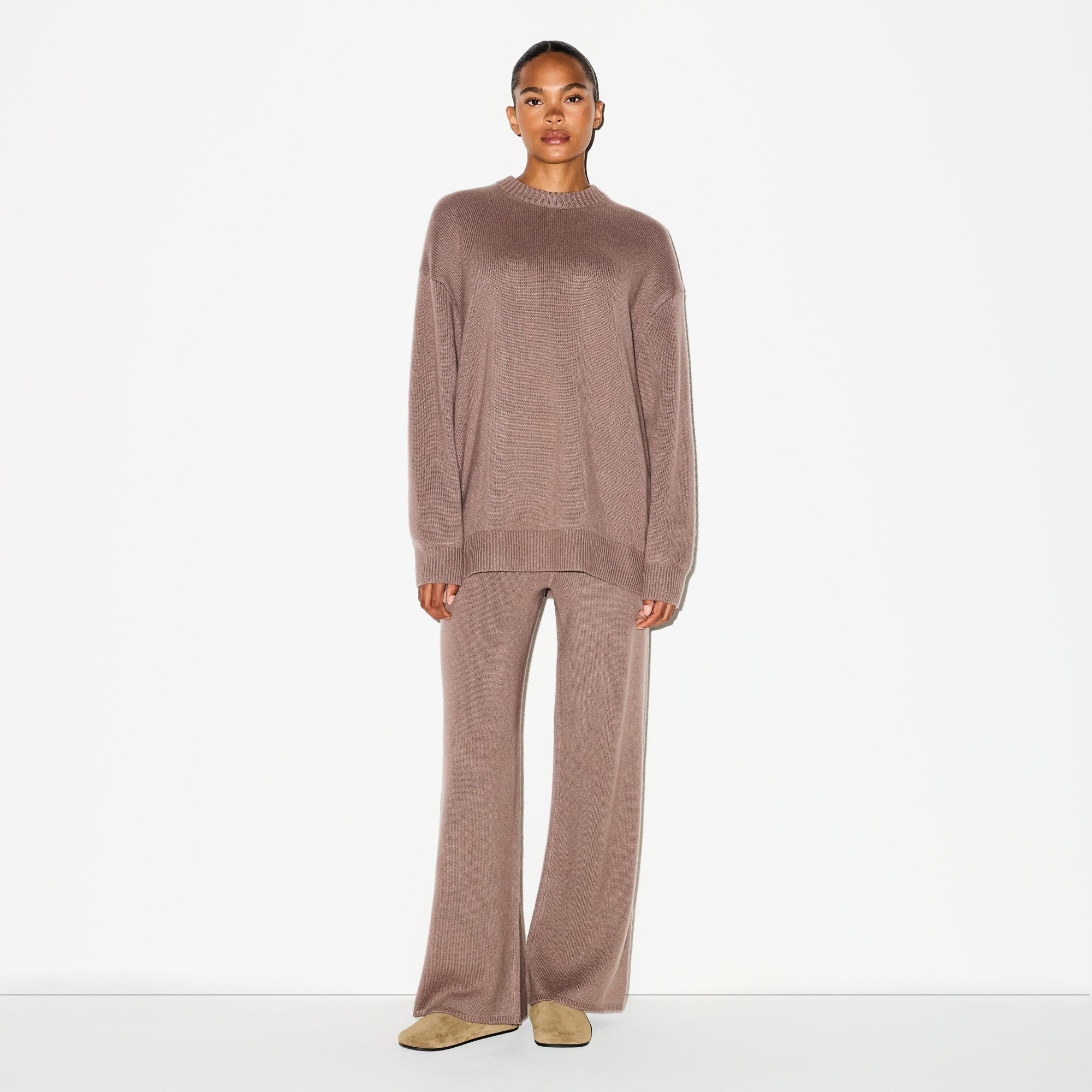 SKIMS CASHMERE OVERBedenD SWEATER | UMBER - Sneaker Türkiye
