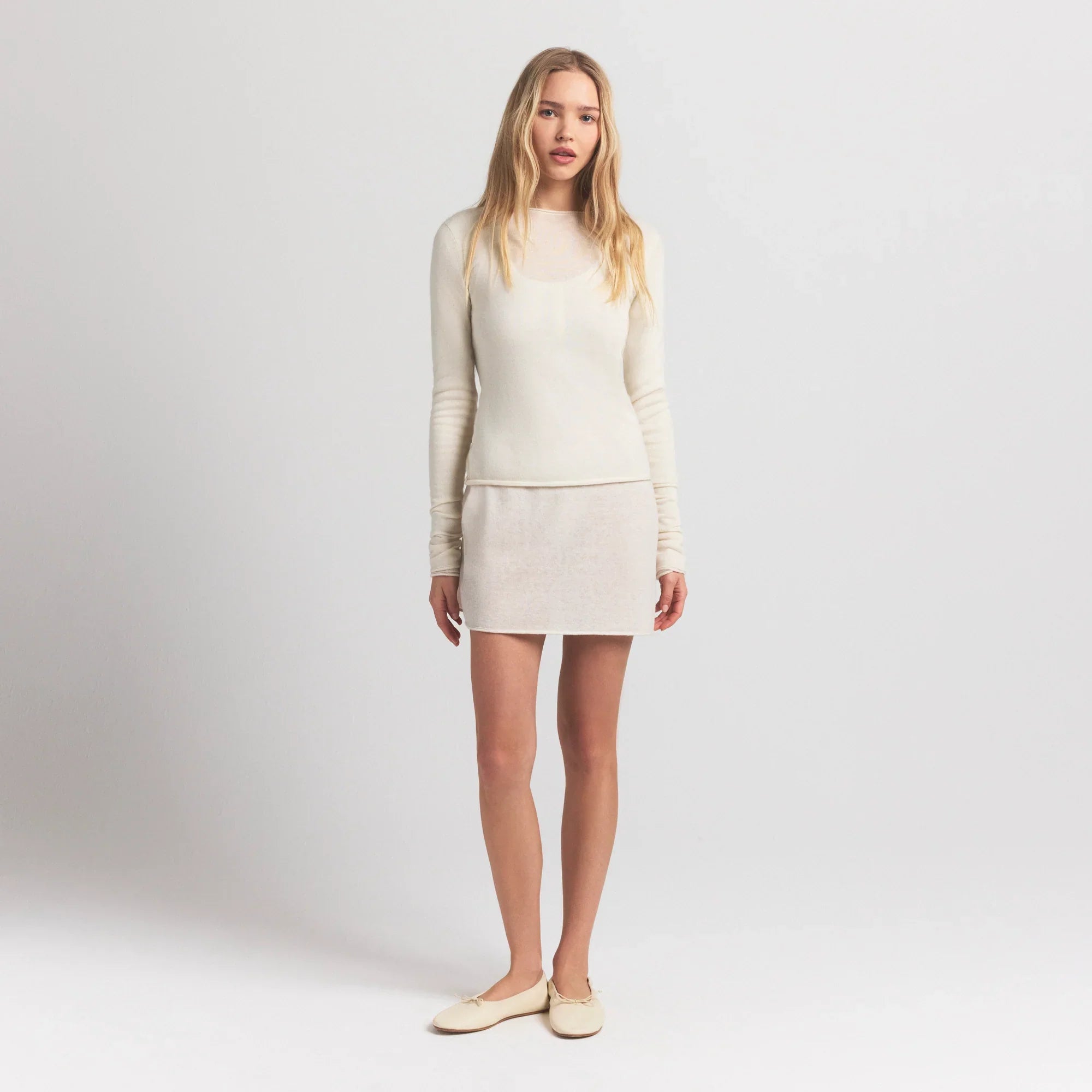 SKIMS FEATHERWEIGHT CASHMERE LONG SLEEVE TOP | EGRET - Sneaker Türkiye