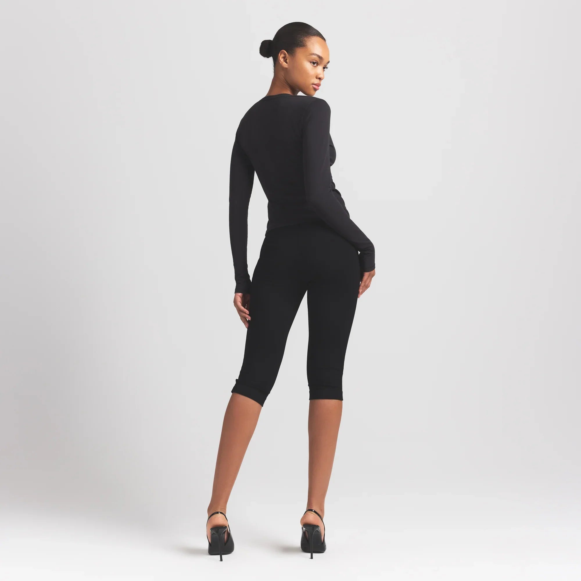 SKIMS COTTON JERSEY LONG SLEEVE PLUNGE TOP | SOOT - Sneaker Türkiye