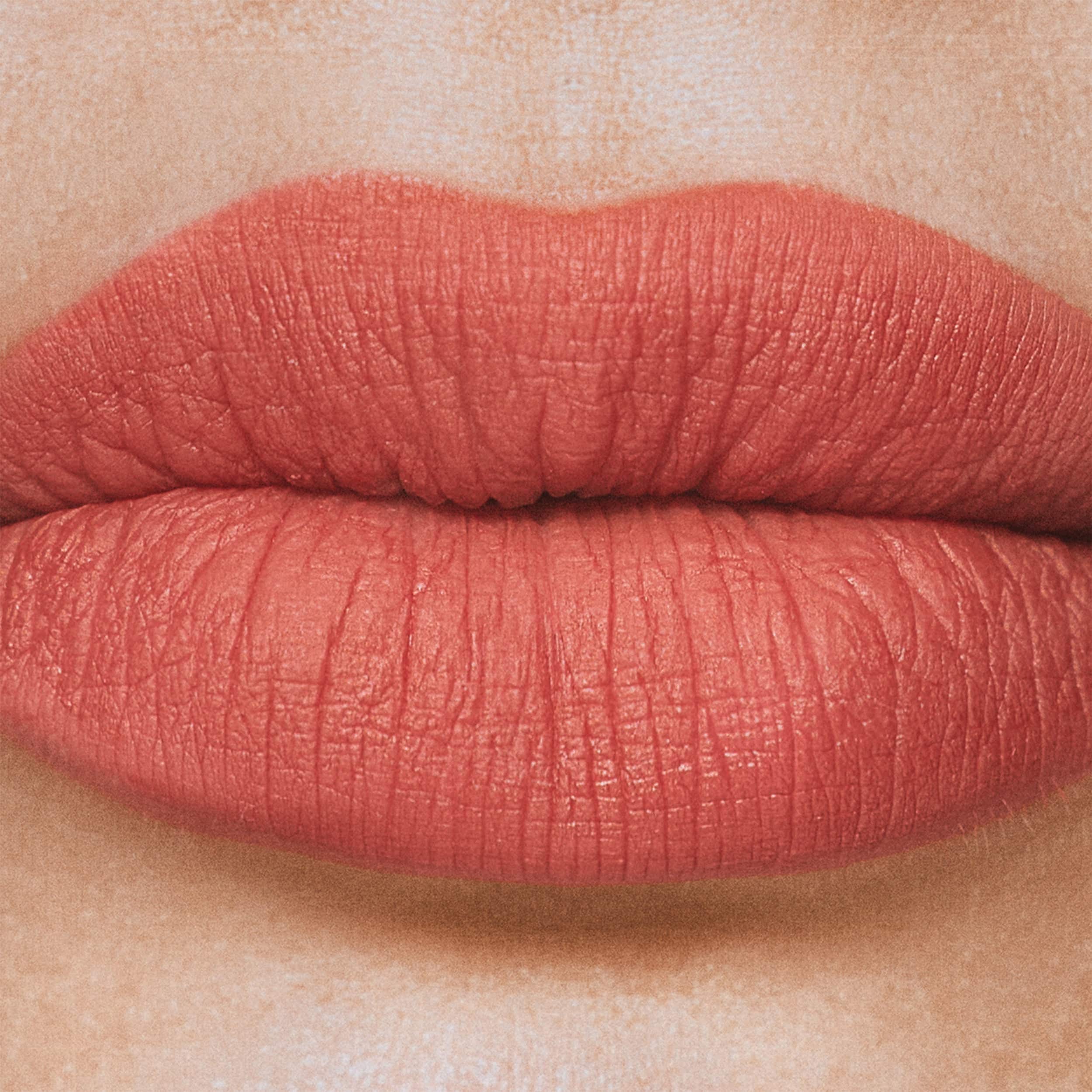 Kylie Plumping Powder Matte Lip - Sneaker Türkiye