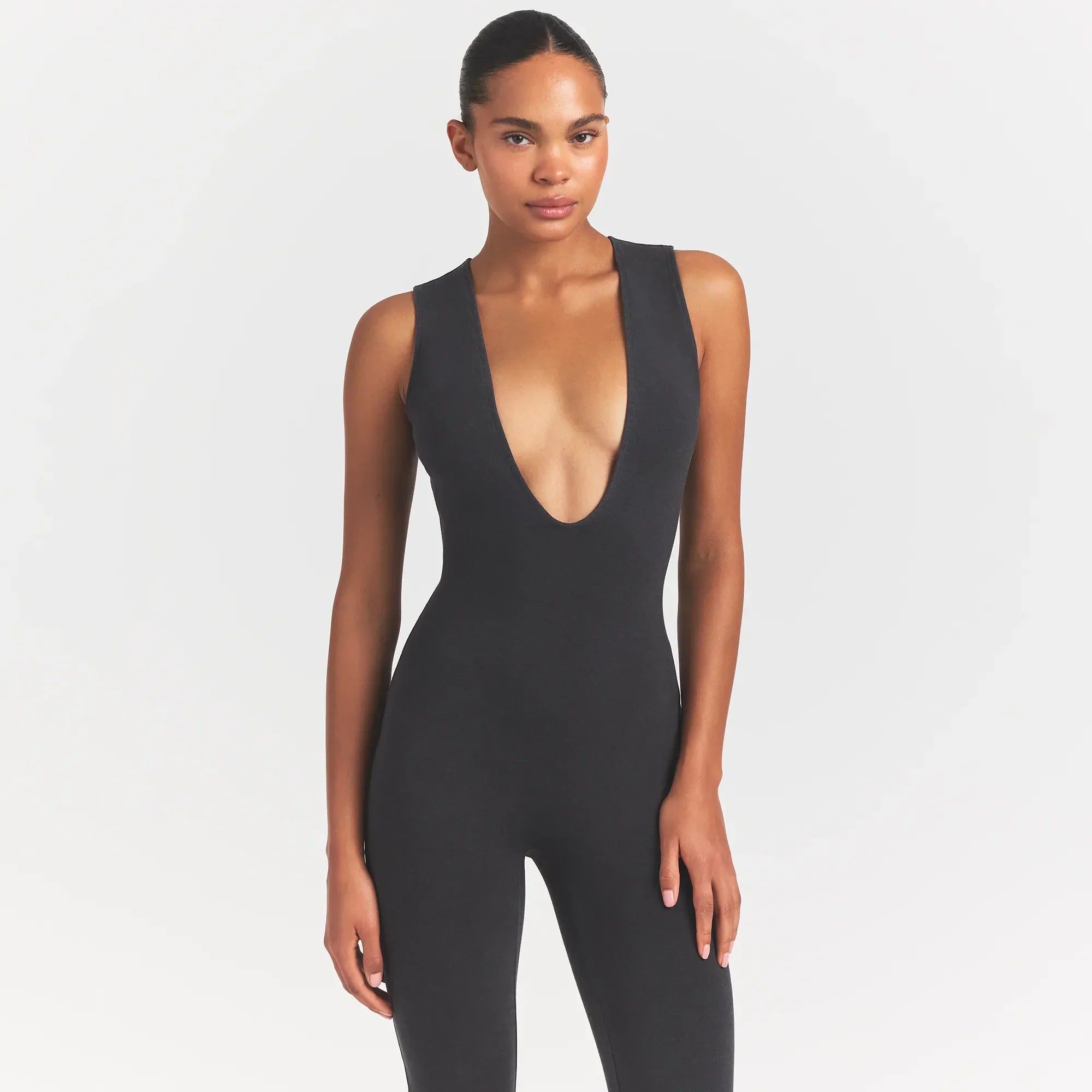 SKIMS OUTDOOR DEEP PLUNGE ONESIE | WASHED ONYX - Sneaker Türkiye
