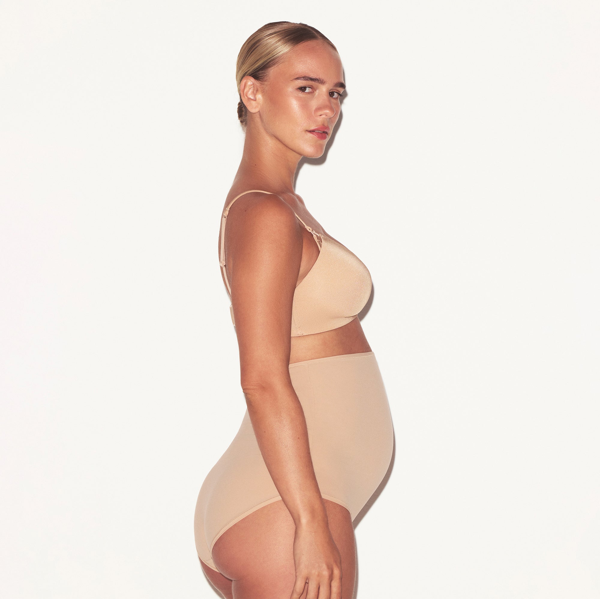 SKIMS WIRELESS FORM MATERNITY NURSING BRA | CLAY - Sneaker Türkiye