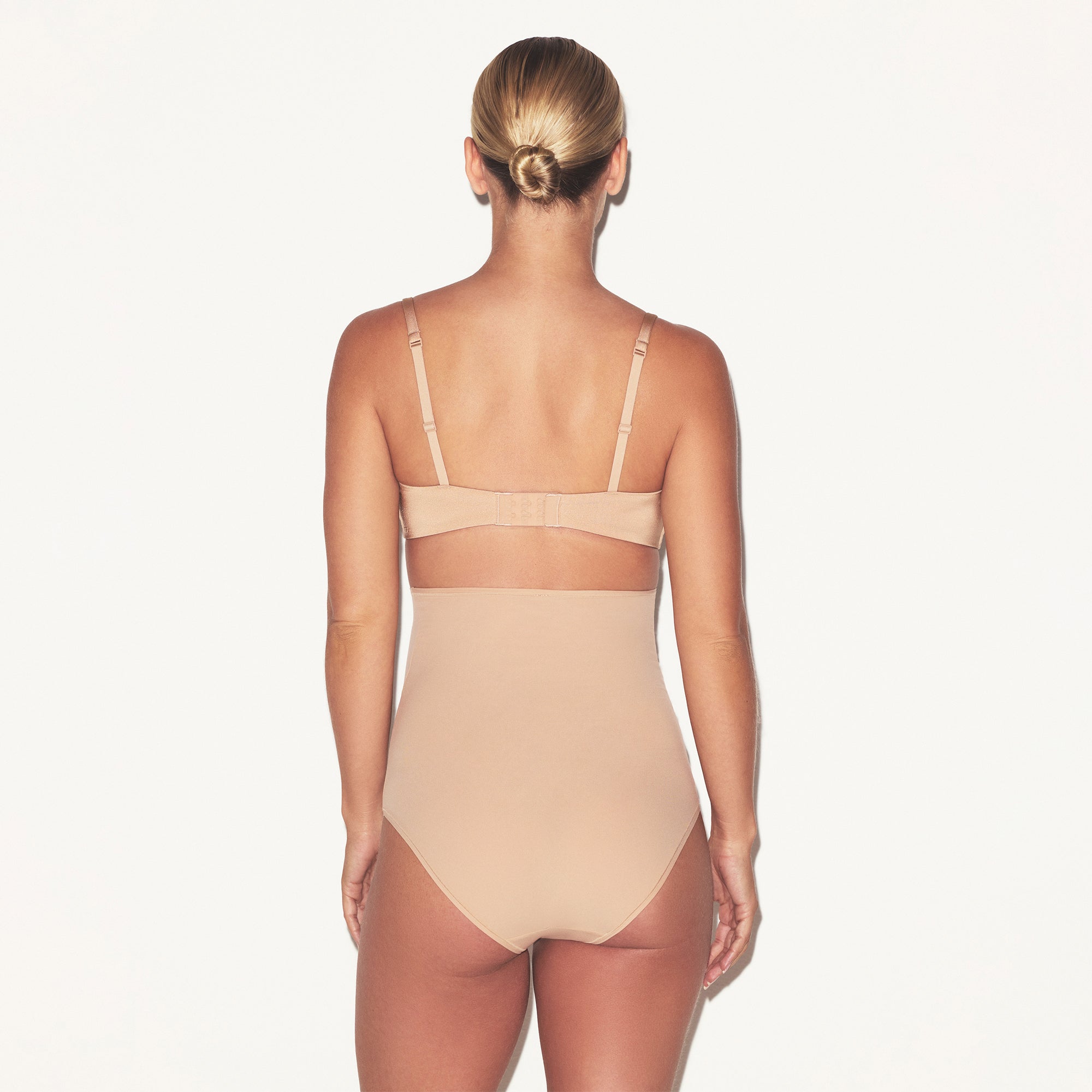SKIMS WIRELESS FORM MATERNITY NURSING BRA | CLAY - Sneaker Türkiye
