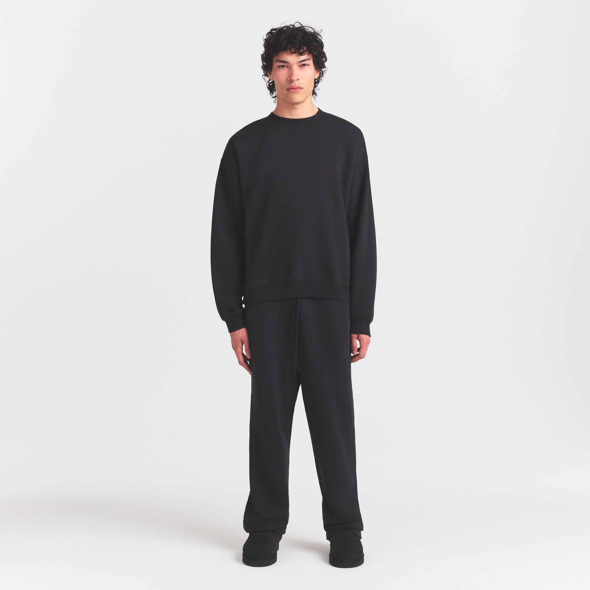 SKIMS FLEECE LOUNGE MENS RELAXED CREWNECK | WASHED ONYX - Sneaker Türkiye