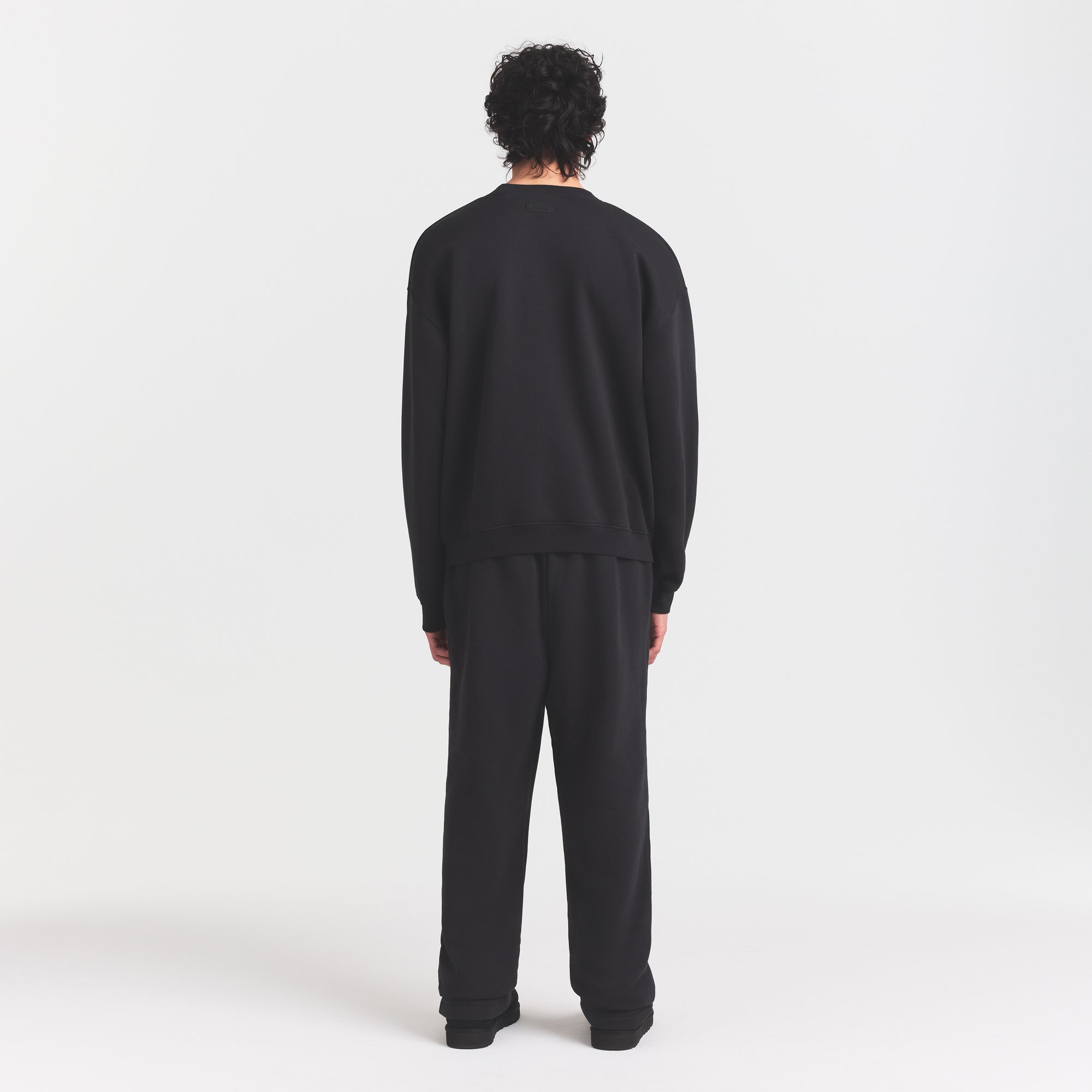 SKIMS FLEECE LOUNGE MENS RELAXED CREWNECK | WASHED ONYX - Sneaker Türkiye