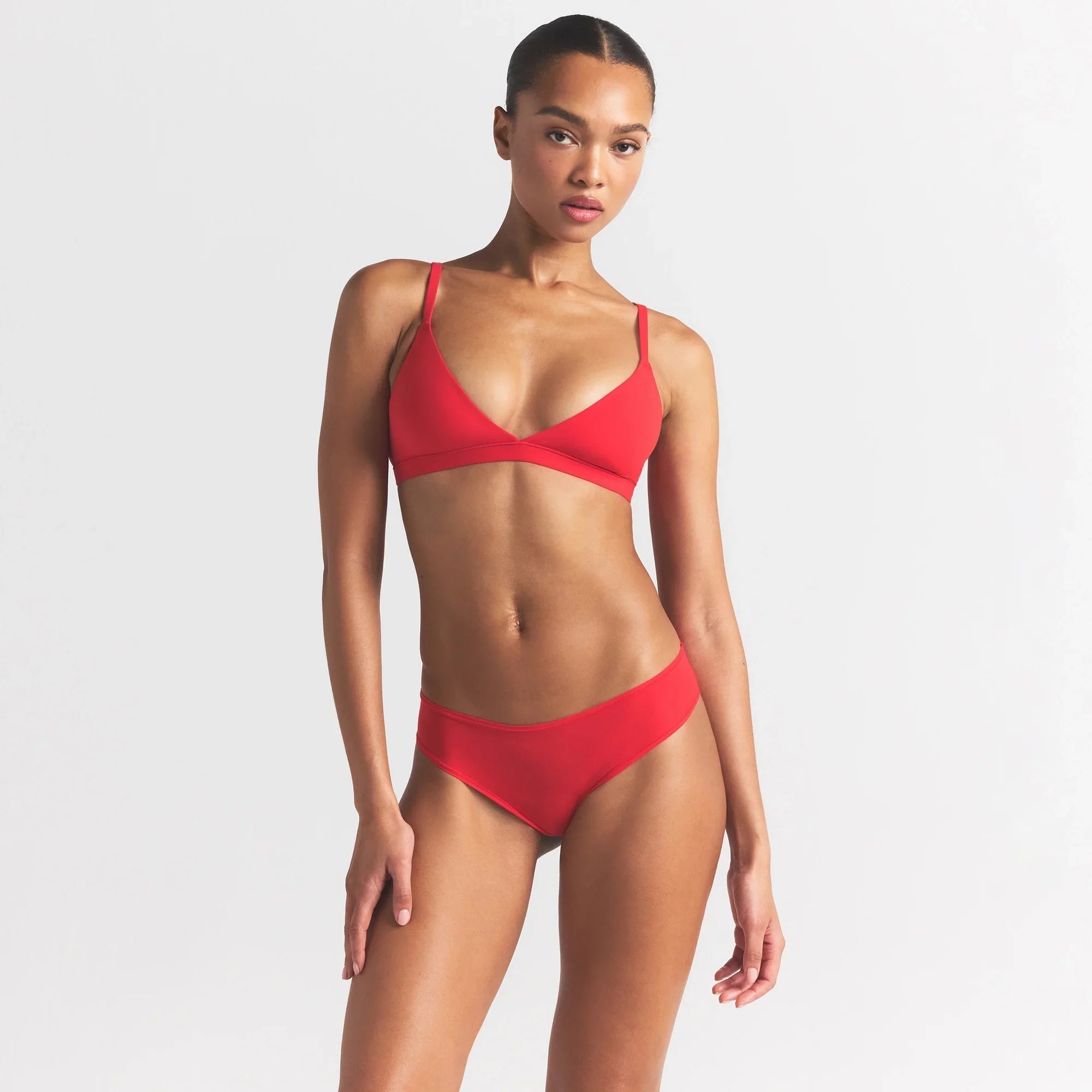 SKIMS FITS EVERYBODY CHEEKY BRIEF | CHERRY - Sneaker Türkiye
