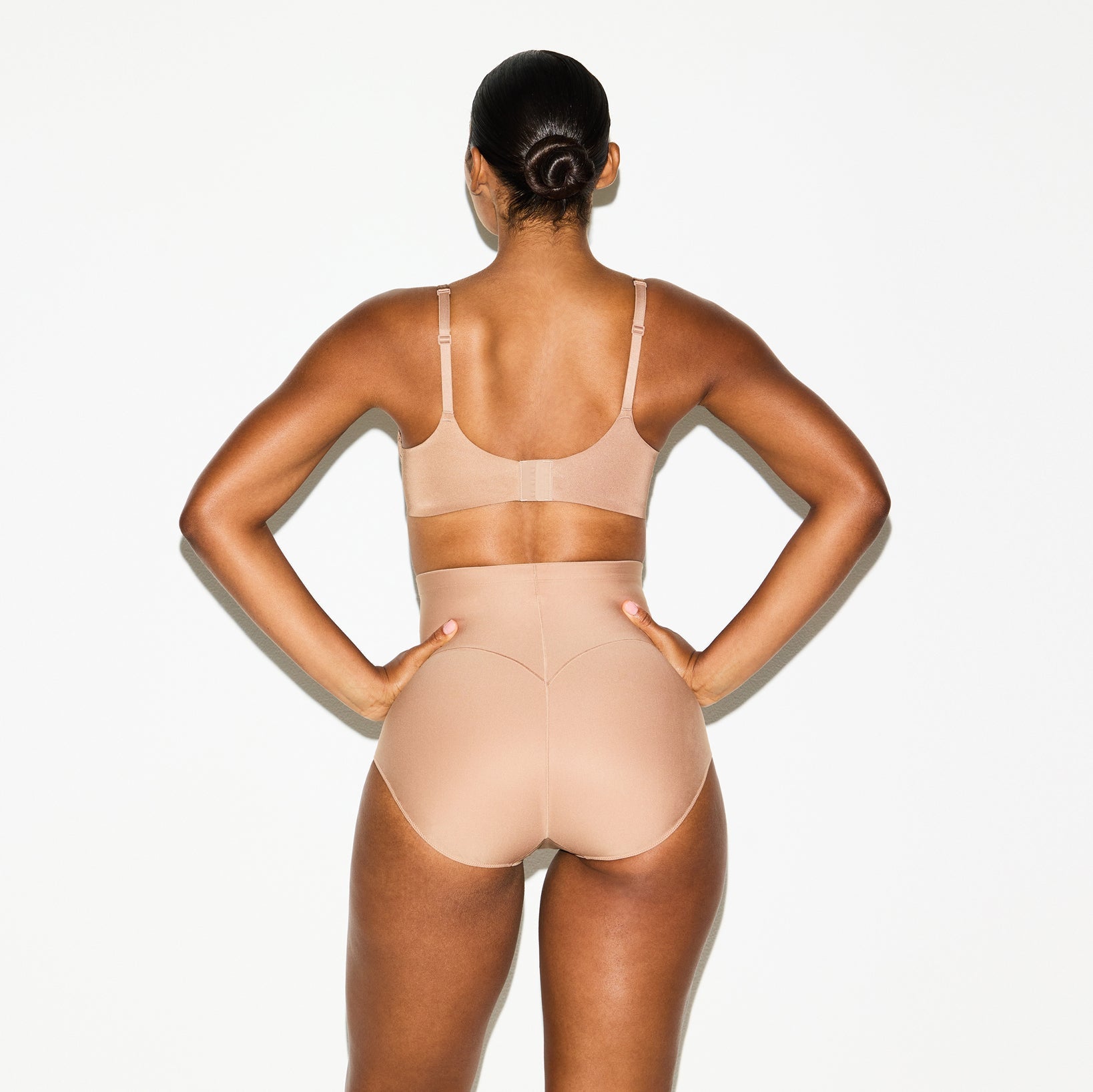SKIMS BODY CORE SCULPT BUTT LIFTING BRIEF | SIENNA - Sneaker Türkiye
