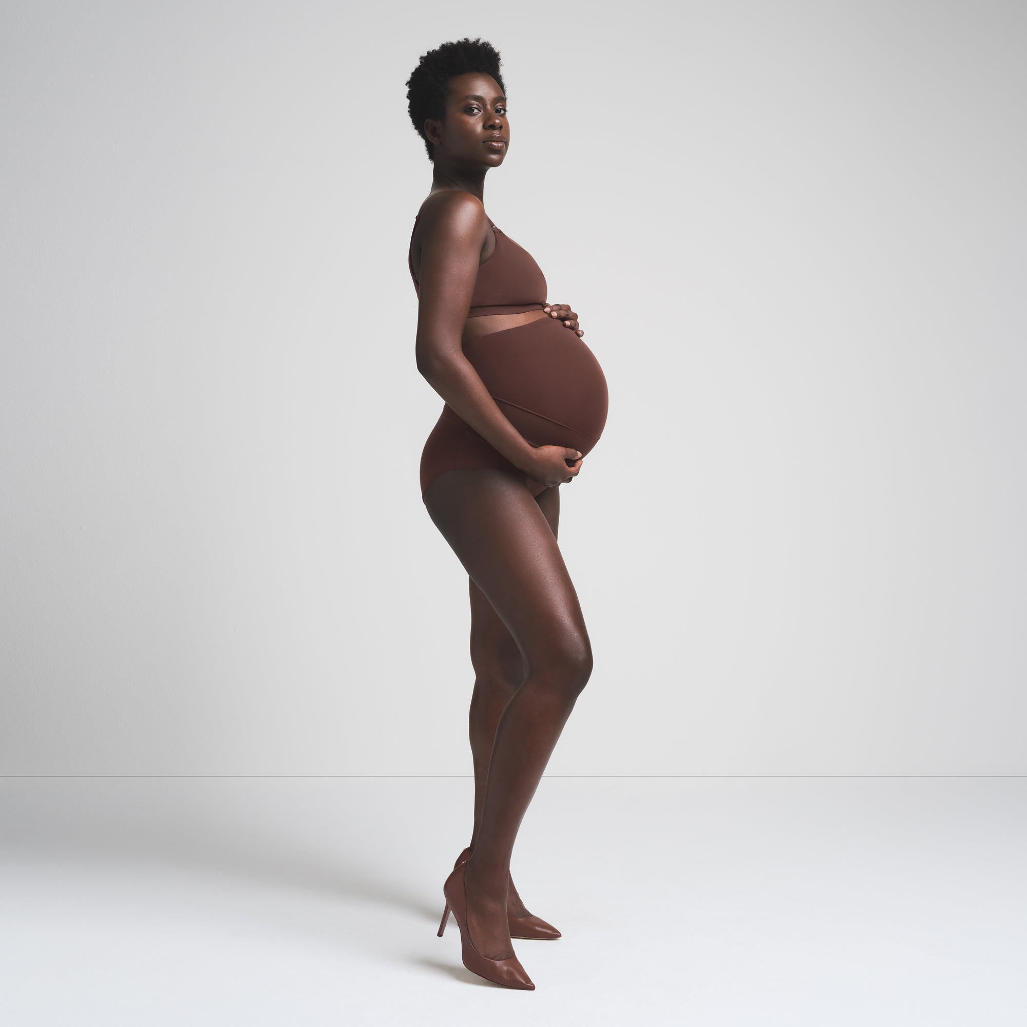 SKIMS FITS EVERYBODY MATERNITY BANDED HIGH-WAISTED BRIEF | COCOA - Sneaker Türkiye