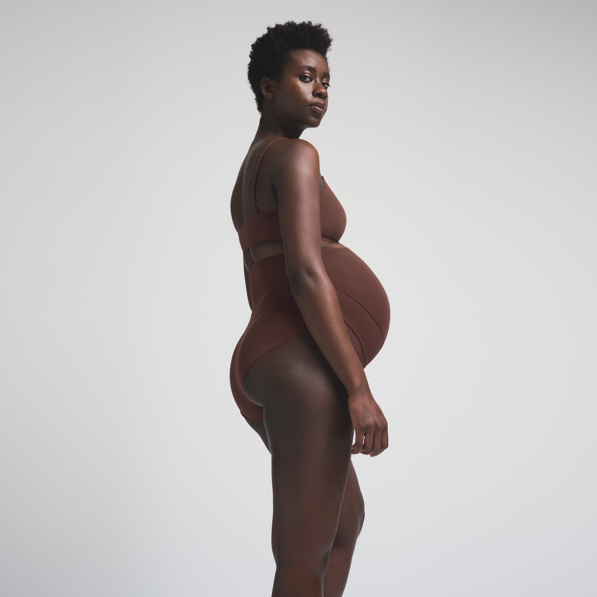 SKIMS FITS EVERYBODY MATERNITY BANDED HIGH-WAISTED BRIEF | COCOA - Sneaker Türkiye