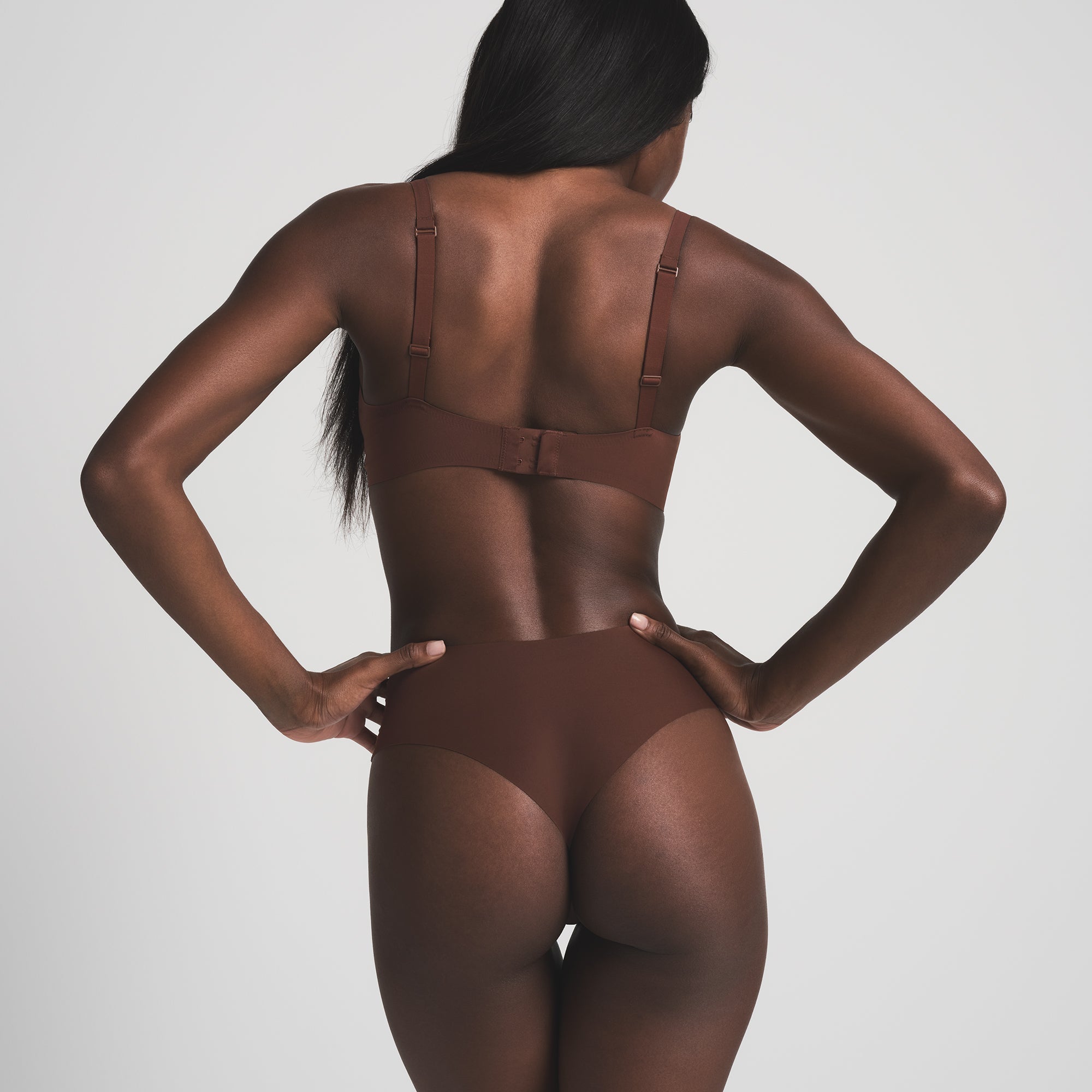 SKIMS NAKED CHEEKY HIPSTER | COCOA - Sneaker Türkiye