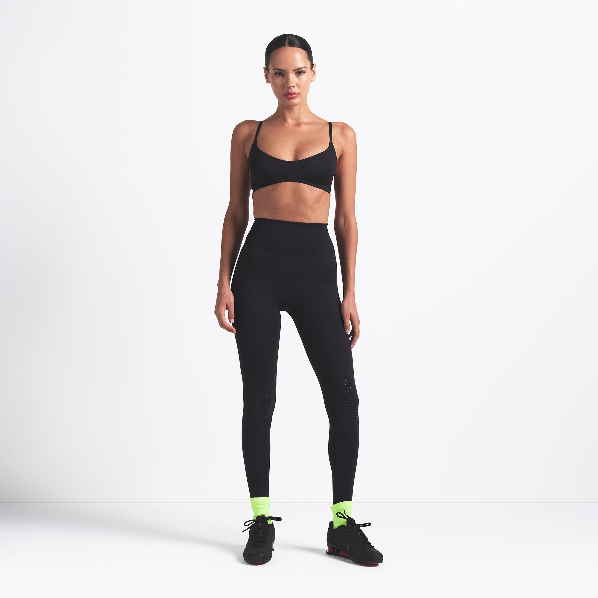 NikeSKIMS MATTE KNEE GRIP 26″ LEGGING | OBSIDIAN - Sneaker Türkiye
