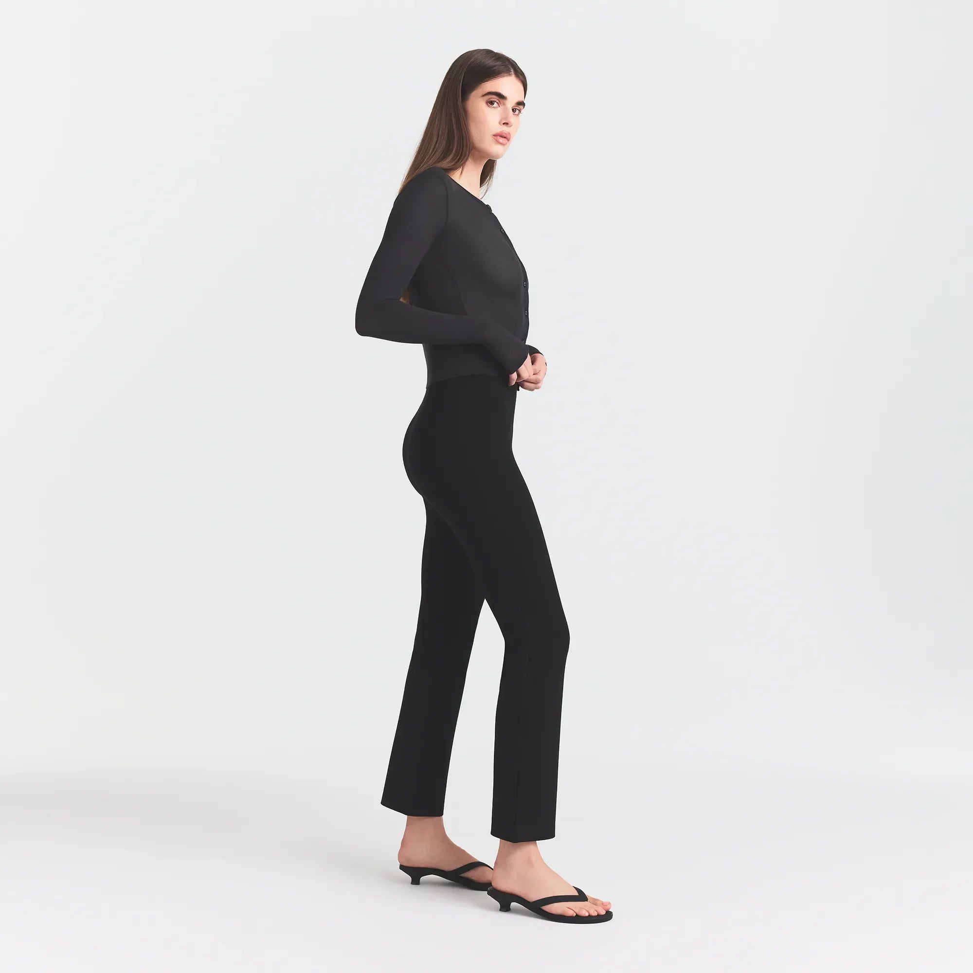 SKIMS THE ESSENTIAL COLLECTION HIGH-WAISTED CROPPED KICK FLARE PANT | OBSIDIAN - Sneaker Türkiye