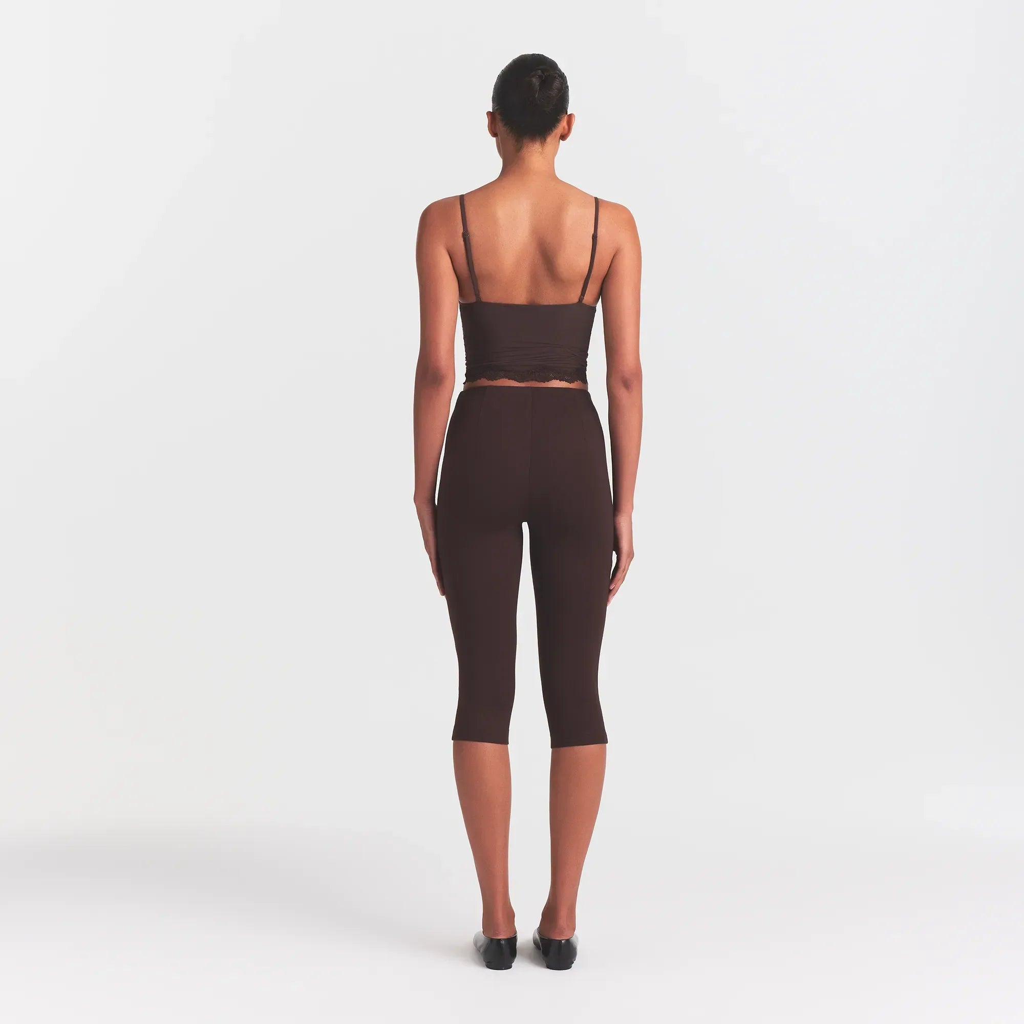 SKIMS THE ESSENTIAL COLLECTION HIGH-WAISTED CAPRI | ESPRESSO - Sneaker Türkiye