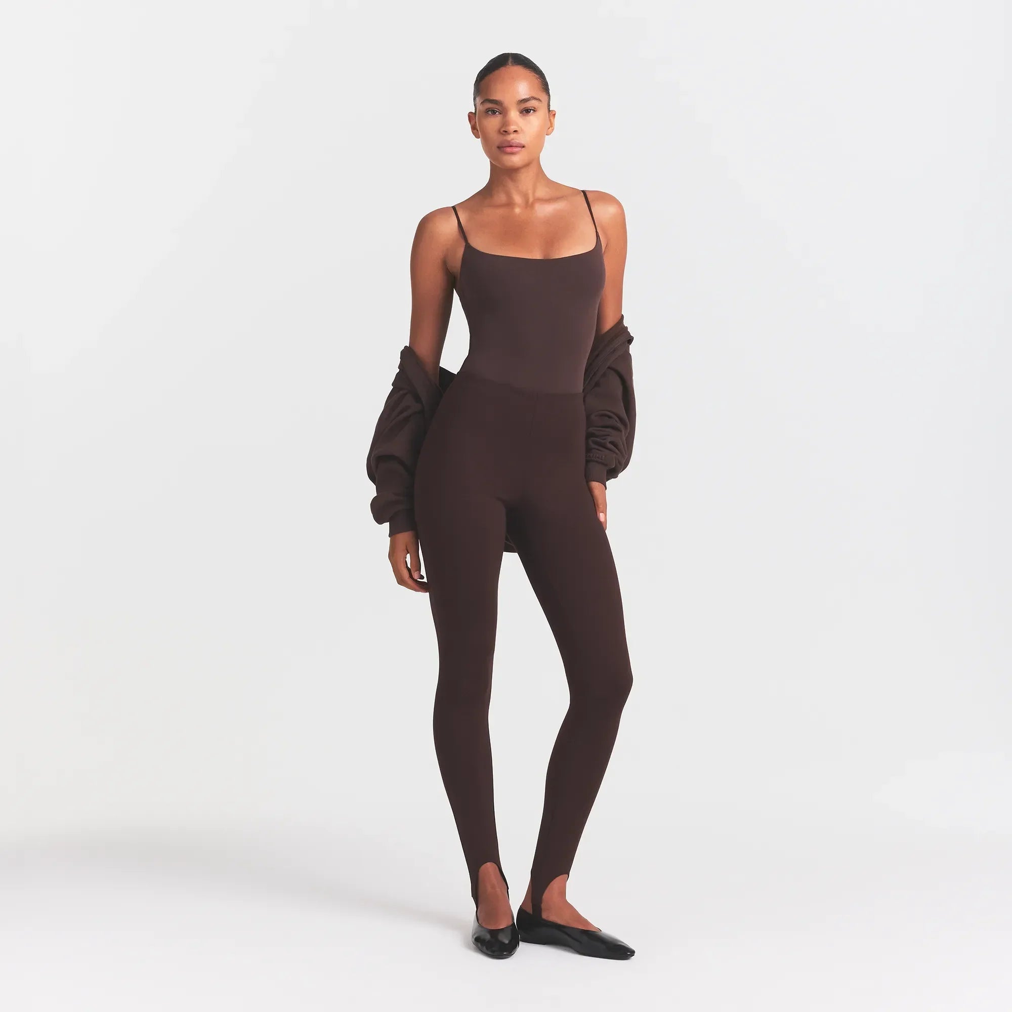 SKIMS THE ESSENTIAL COLLECTION HIGH-WAISTED STIRRUP LEGGING | ESPRESSO - Sneaker Türkiye