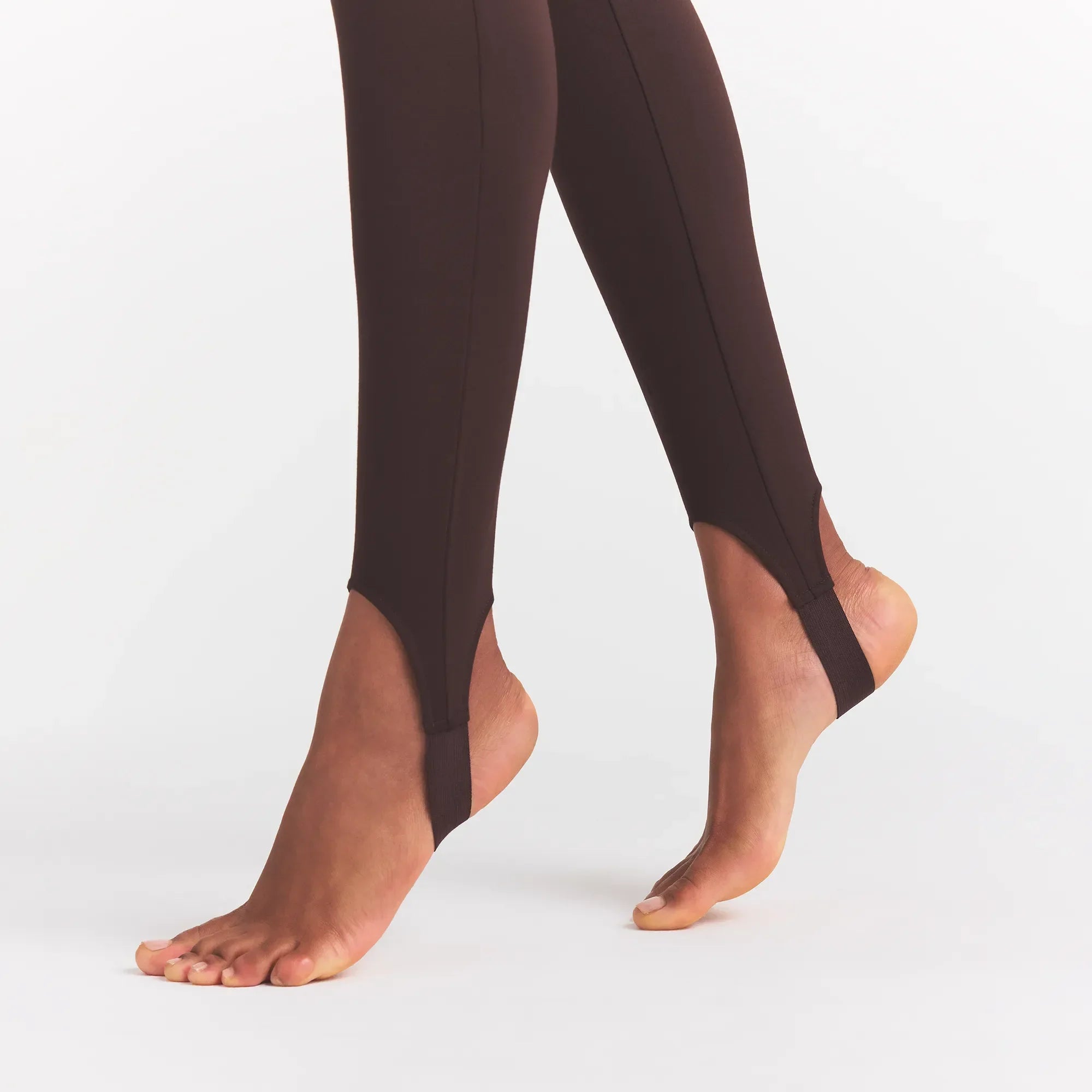 SKIMS THE ESSENTIAL COLLECTION HIGH-WAISTED STIRRUP LEGGING | ESPRESSO - Sneaker Türkiye