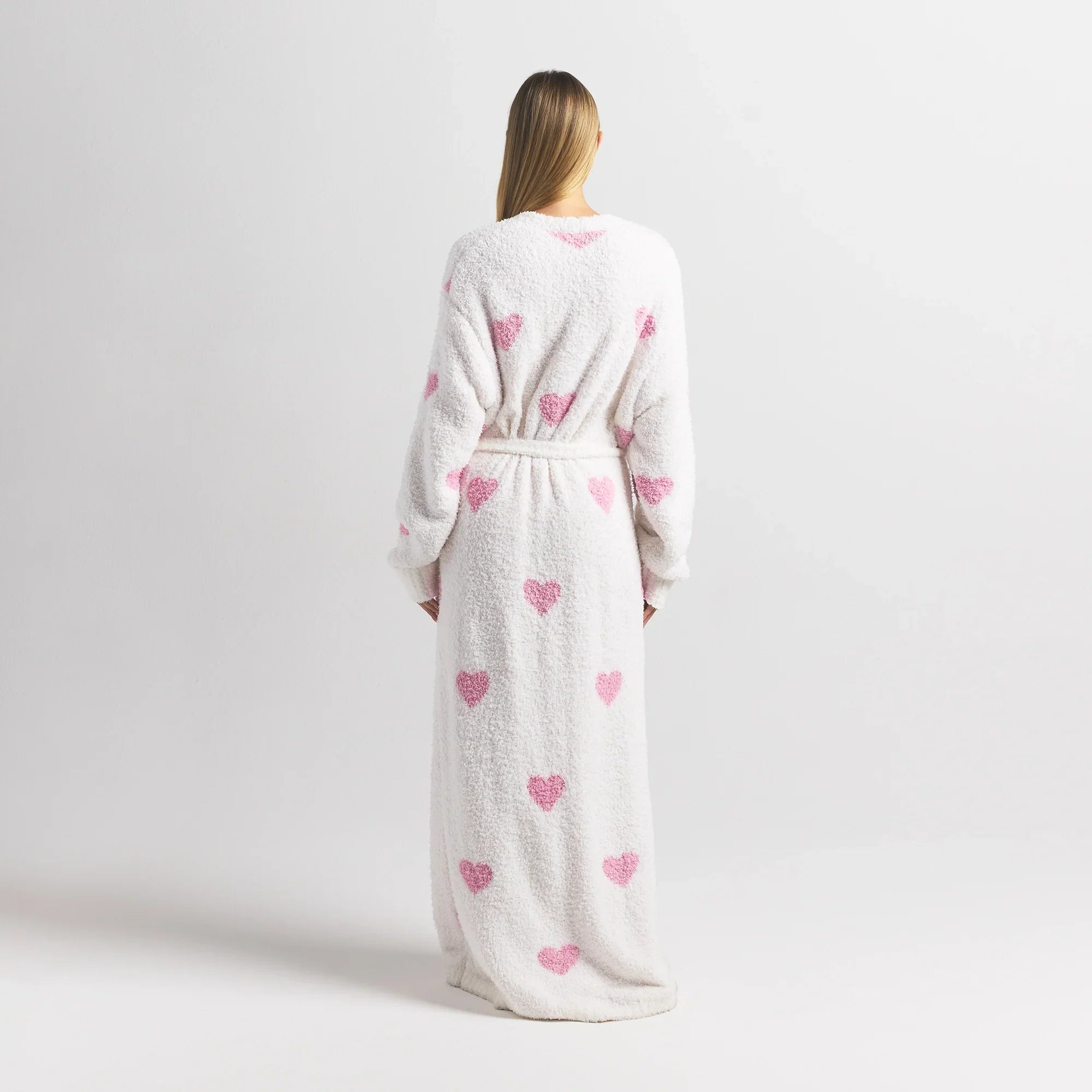 SKIMS COZY KNIT UNISEX ROBE | IVORY SPACED HEARTS - Sneaker Türkiye