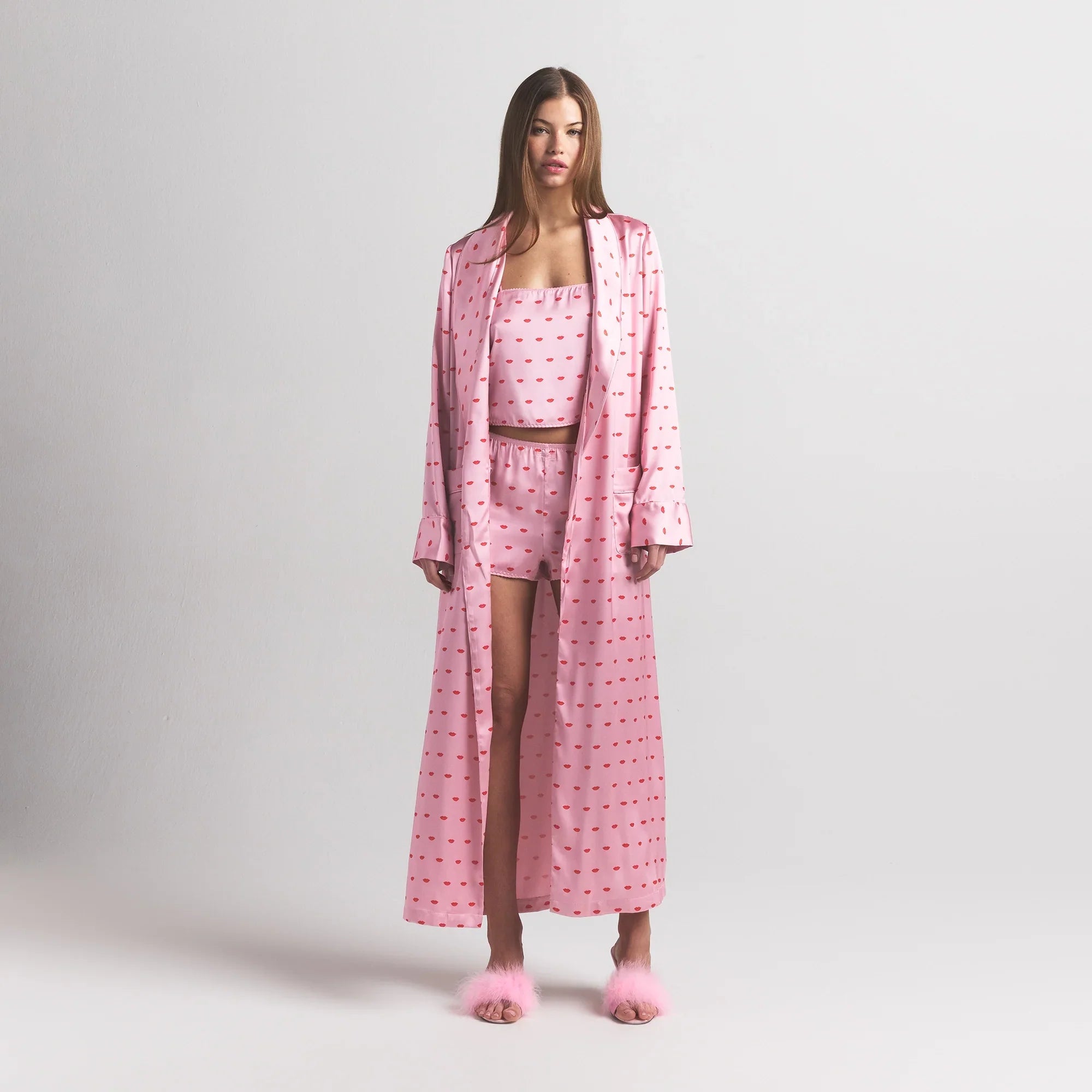 SKIMS WOVEN SHINE LONG ROBE | HALITE KIMS LIPS PRINT - Sneaker Türkiye