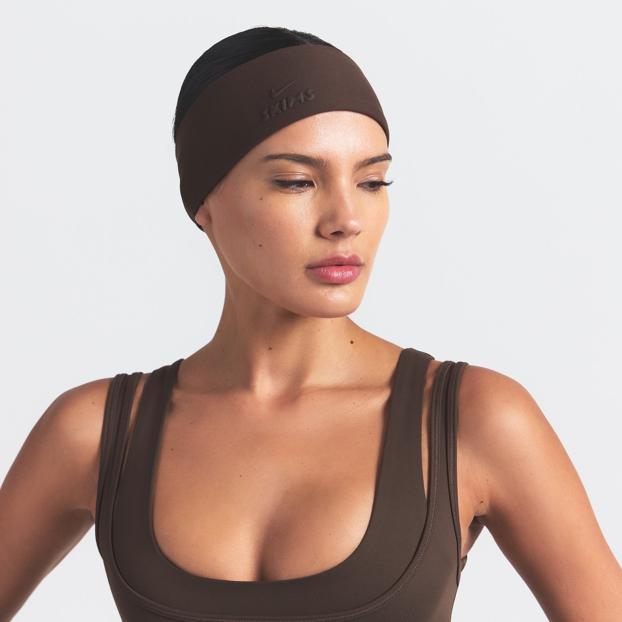 NikeSKIMS ACCESSORIES HEADBAND | DARK SEPIA - Sneaker Türkiye