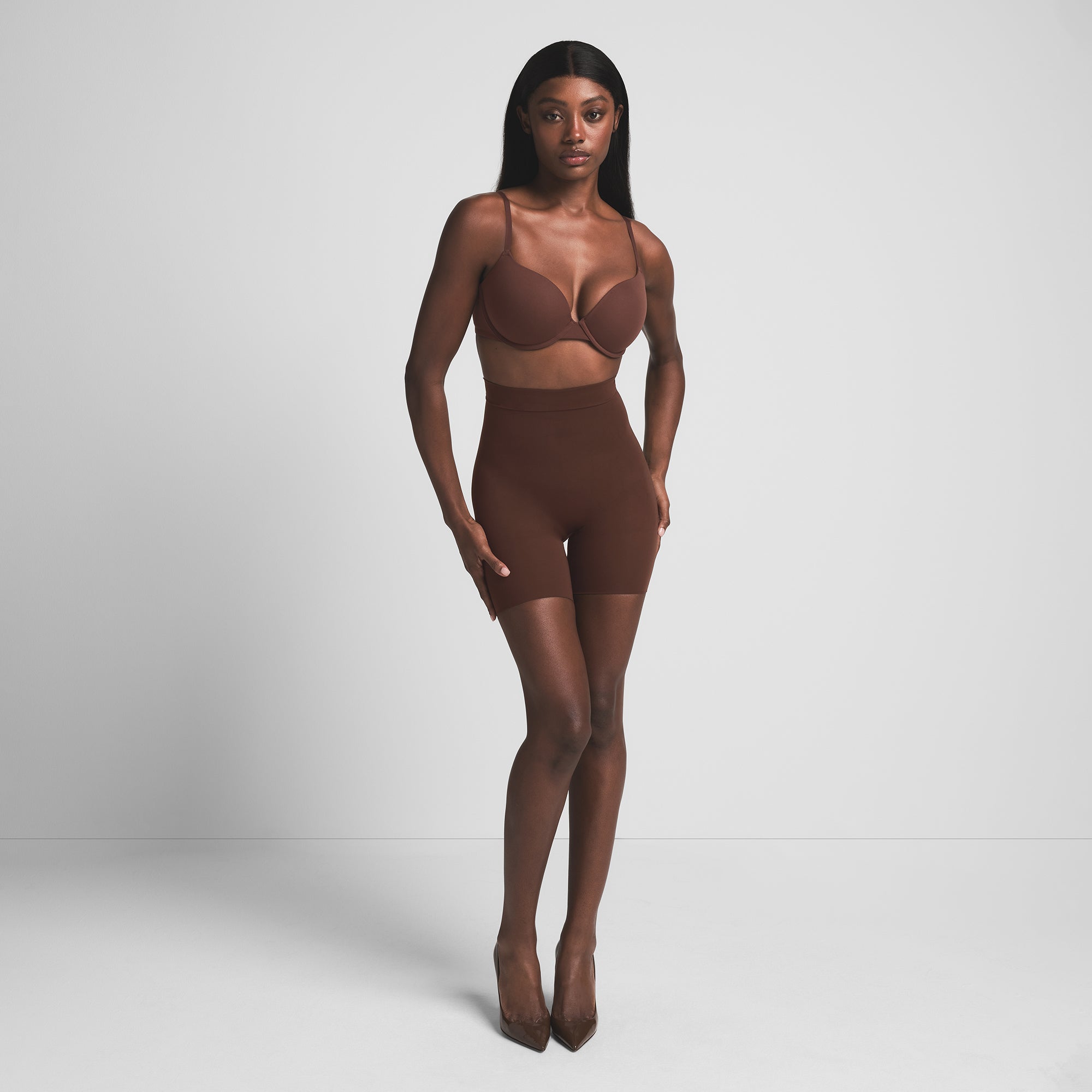 SKIMS SHEER SEAMLESS HIGH-WAISTED MID THIGH SHORT | COCOA - Sneaker Türkiye