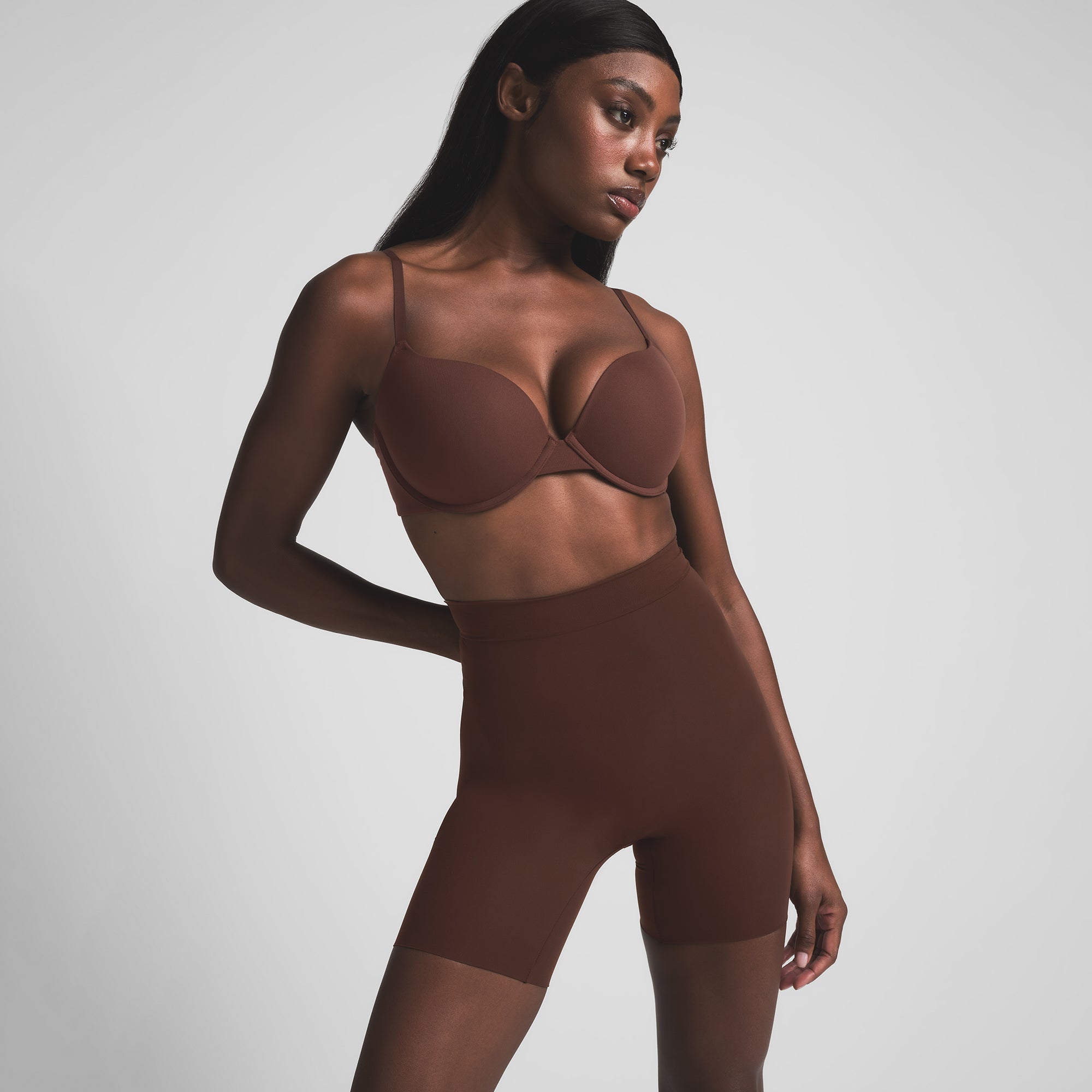 SKIMS SHEER SEAMLESS HIGH-WAISTED MID THIGH SHORT | COCOA - Sneaker Türkiye