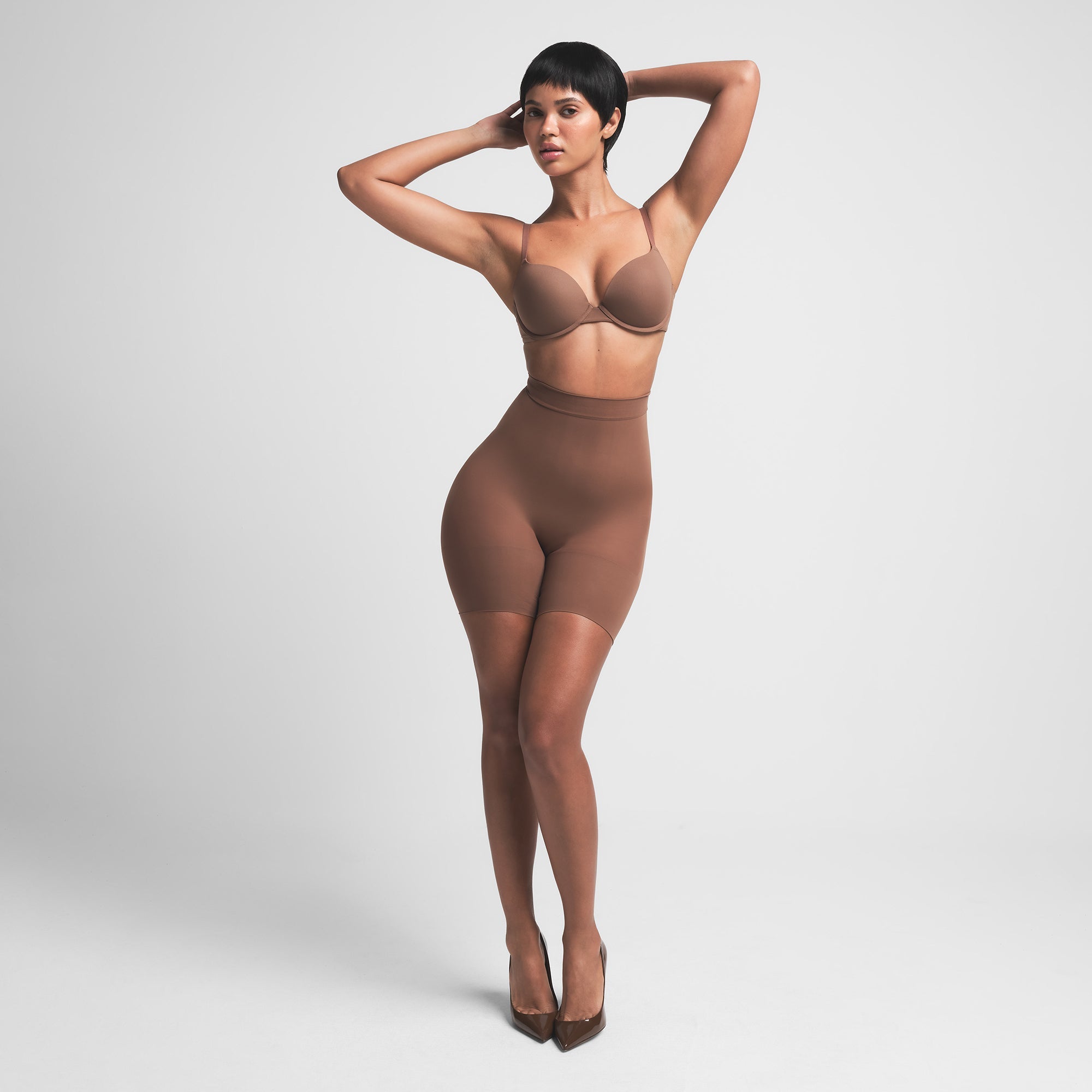 SKIMS SHEER SEAMLESS HIGH-WAISTED MID THIGH SHORT | JASPER - Sneaker Türkiye