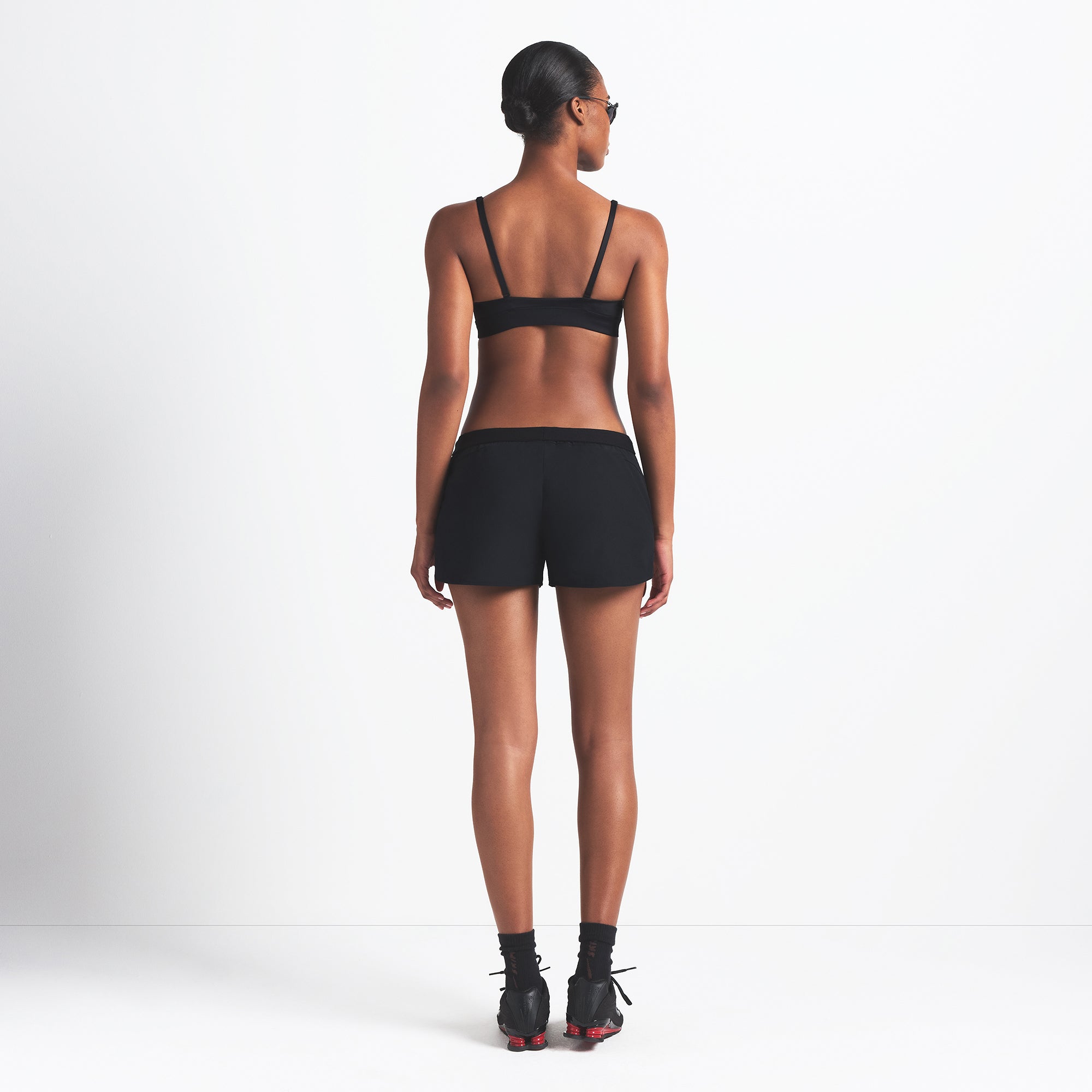 NikeSKIMS WOVEN NYLON 2.5″ RUNNER SHORT | OBSIDIAN - Sneaker Türkiye