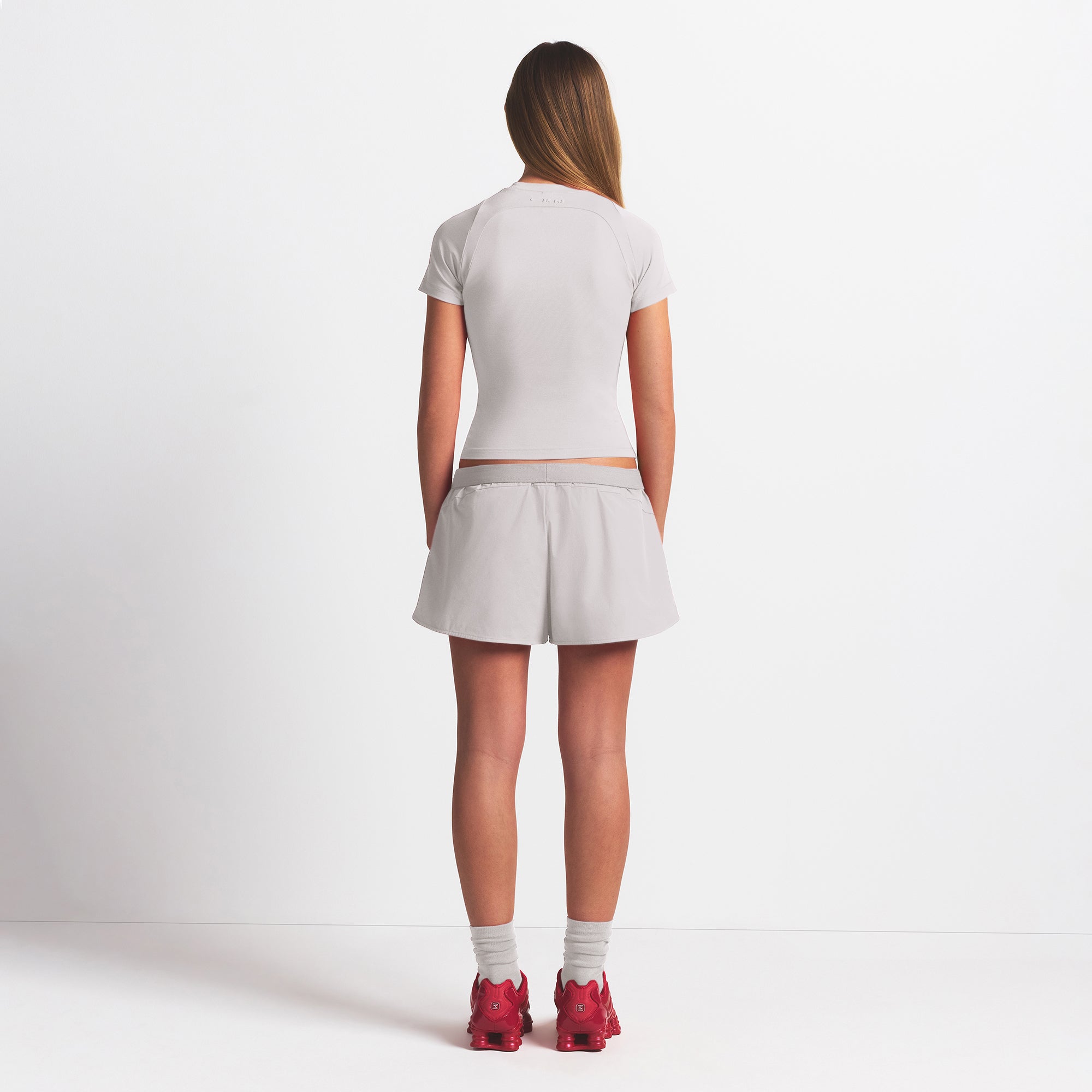 NikeSKIMS WOVEN NYLON 2.5″ RUNNER SHORT | STONE - Sneaker Türkiye