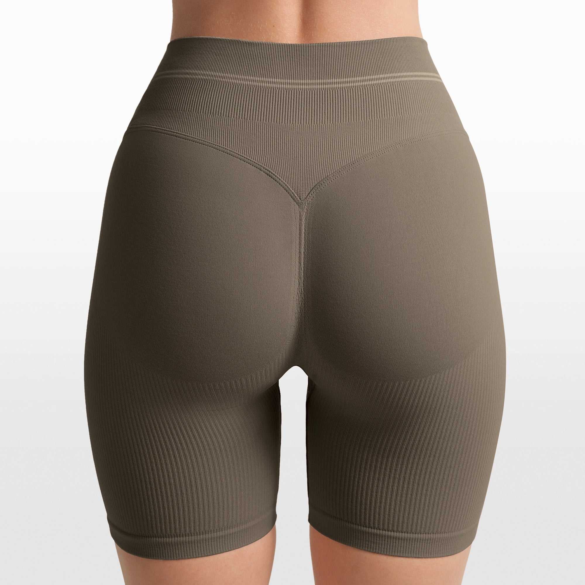NikeSKIMS RIBBED SEAMLESS 5″ BIKER SHORT | DUSTY OAKMOSS - Sneaker Türkiye