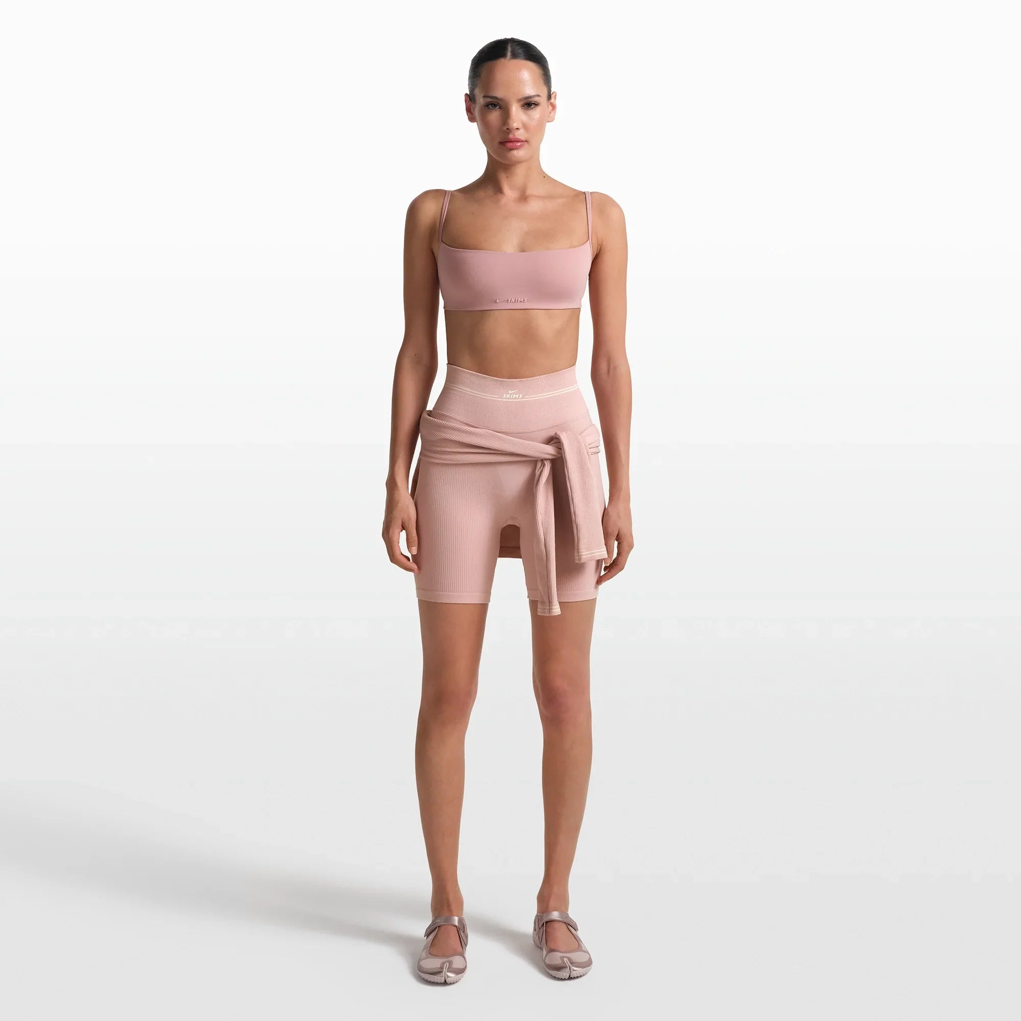 NikeSKIMS RIBBED SEAMLESS 5″ BIKER SHORT | HIMALAYAN - Sneaker Türkiye