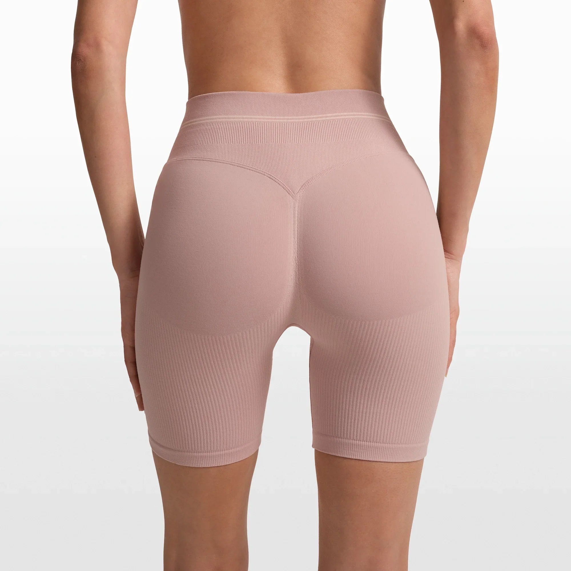 NikeSKIMS RIBBED SEAMLESS 5″ BIKER SHORT | HIMALAYAN - Sneaker Türkiye