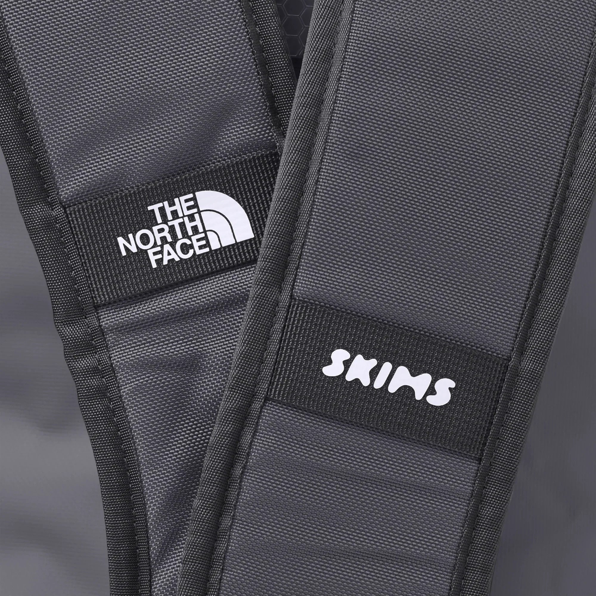 THE NORTH FACE X SKIMS SMALL BASE CAMP DUFFLE BAG | GUNMETAL - Sneaker Türkiye