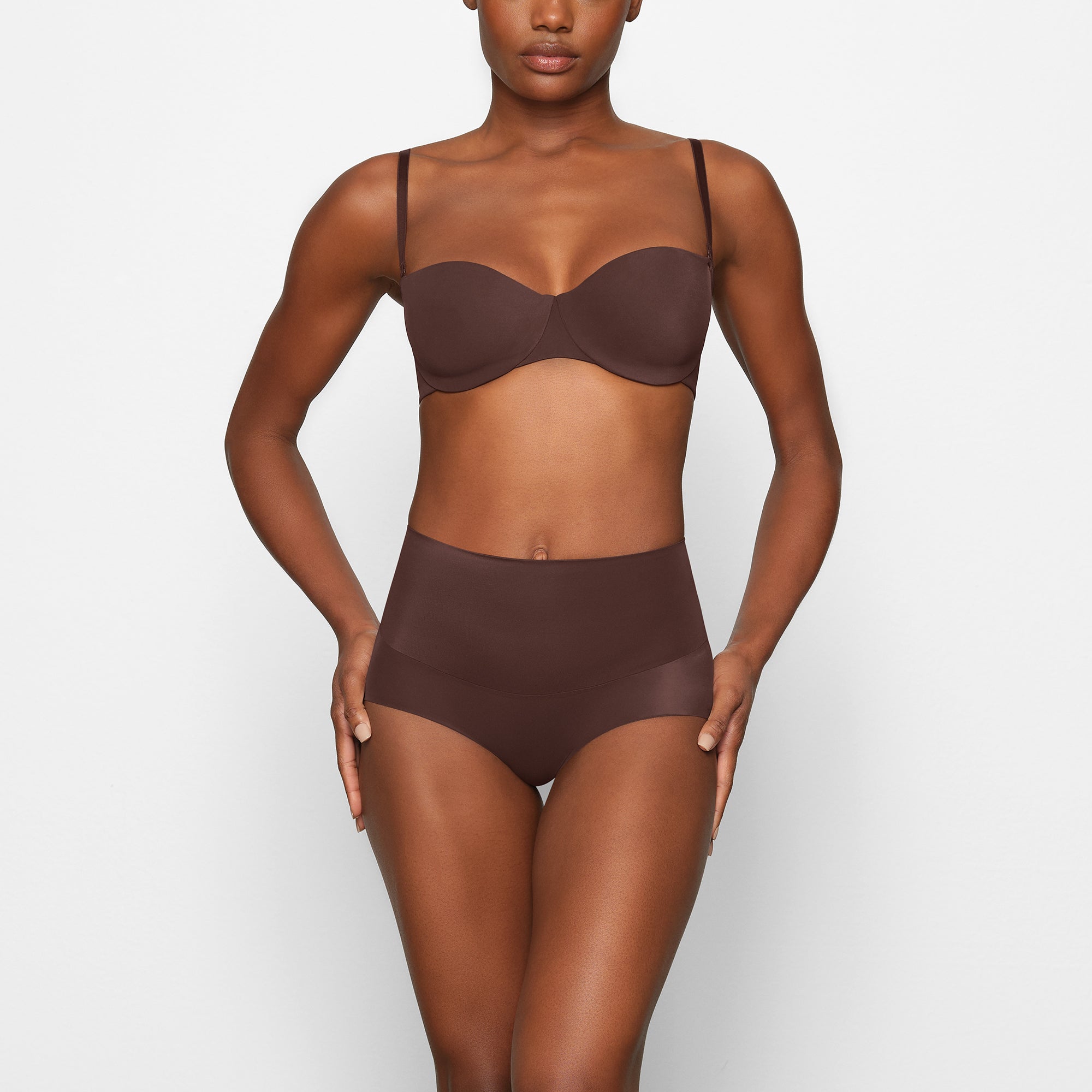 SKIMS SMOOTHING INTIMATES UNLINED STRAPLESS BRA | COCOA - Sneaker Türkiye