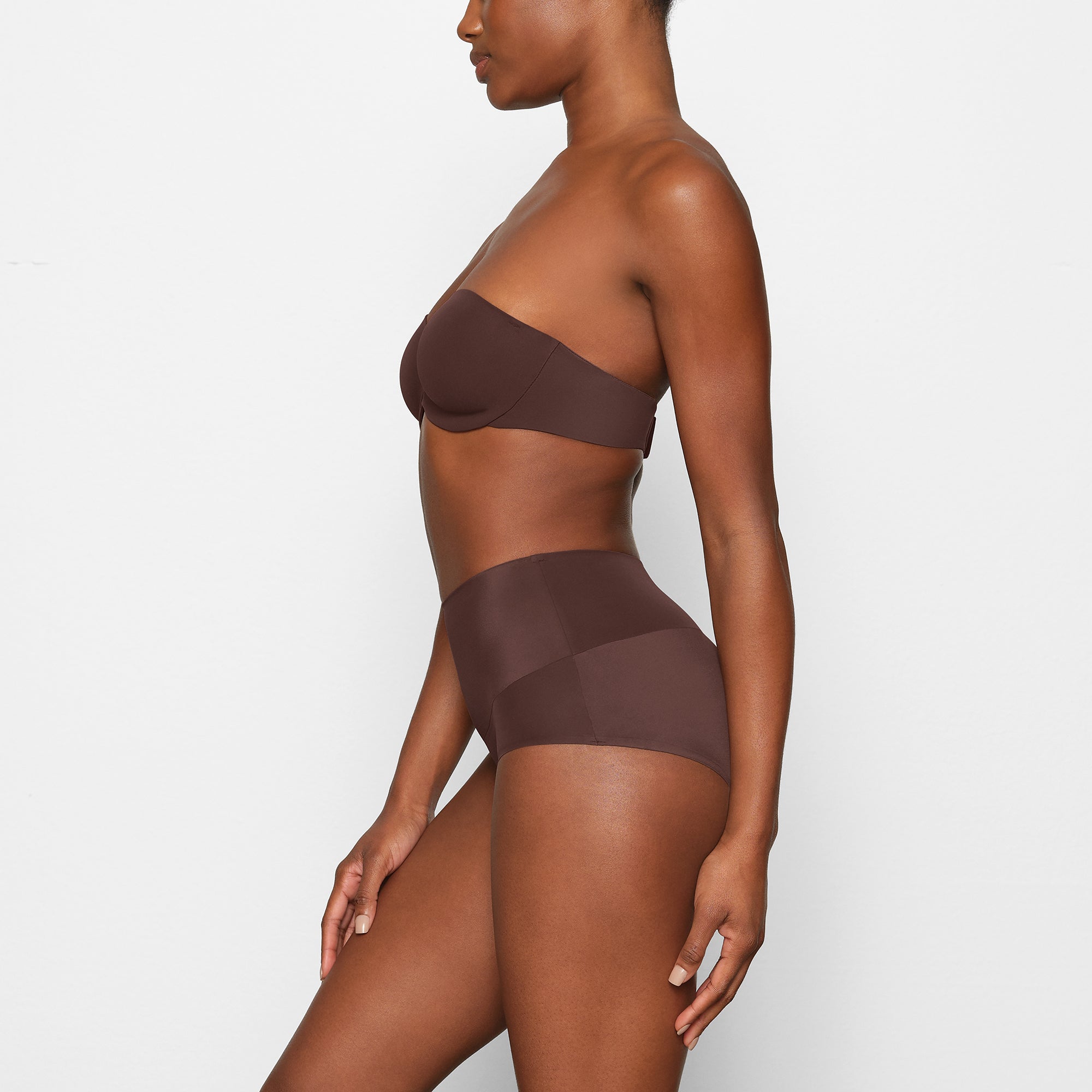 SKIMS SMOOTHING INTIMATES UNLINED STRAPLESS BRA | COCOA - Sneaker Türkiye