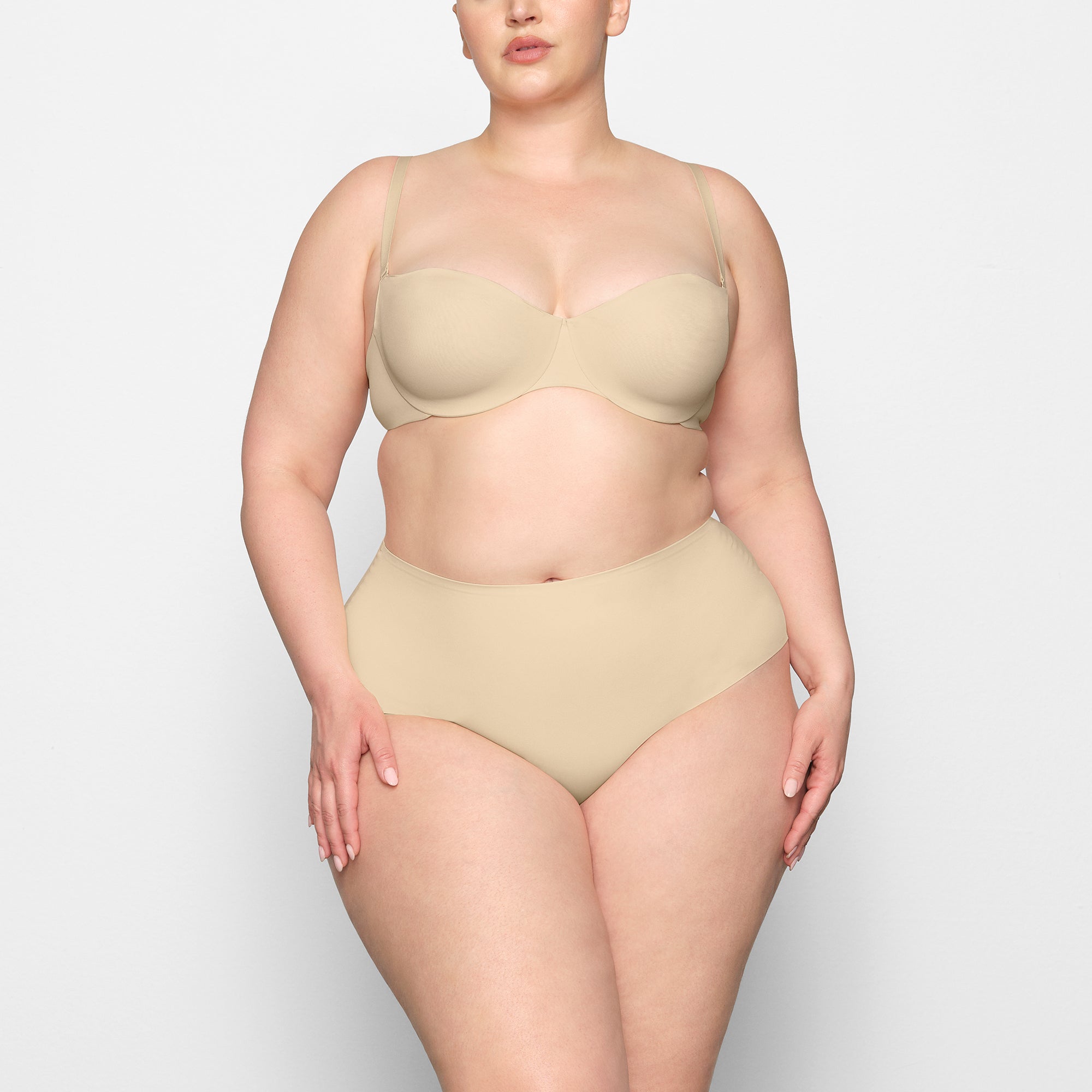 SKIMS SMOOTHING INTIMATES UNLINED STRAPLESS BRA | SAND - Sneaker Türkiye