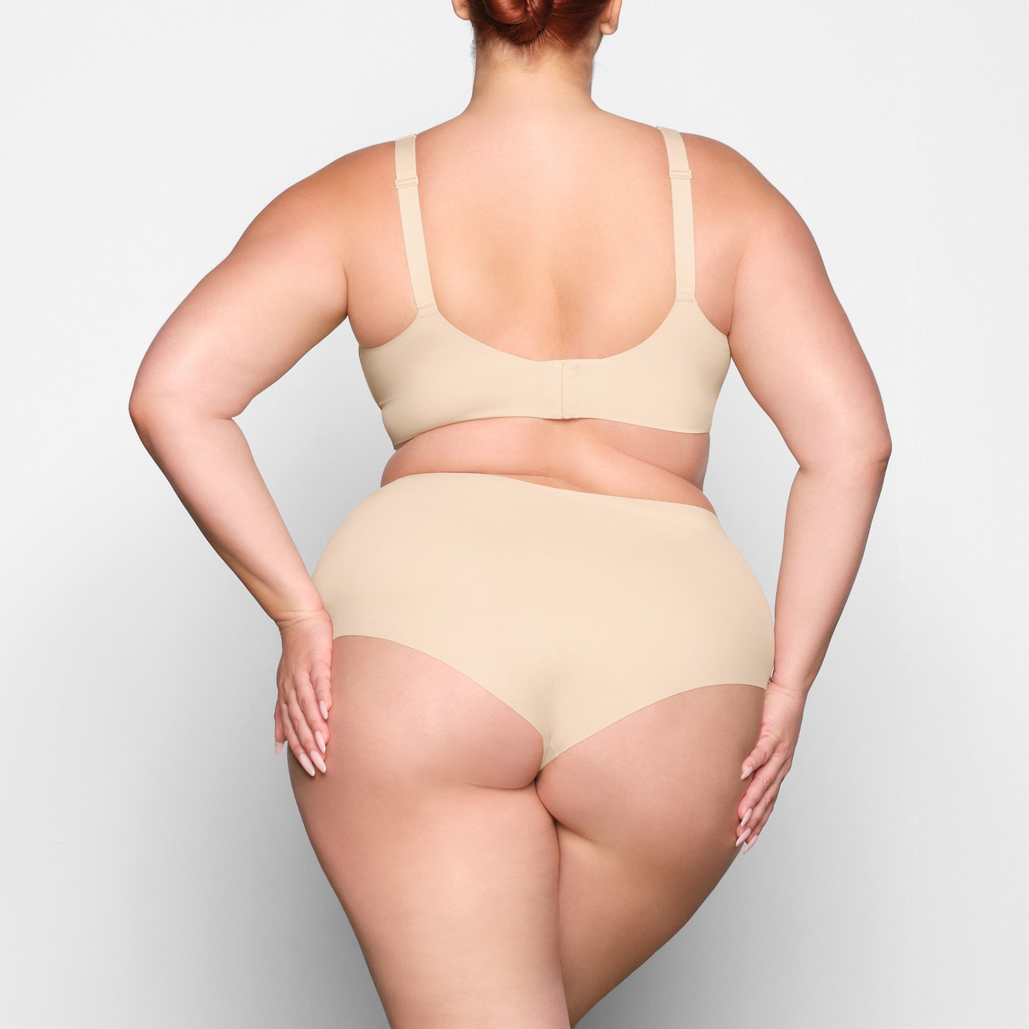 SKIMS NAKED SCOOP BRALETTE | SAND - Sneaker Türkiye