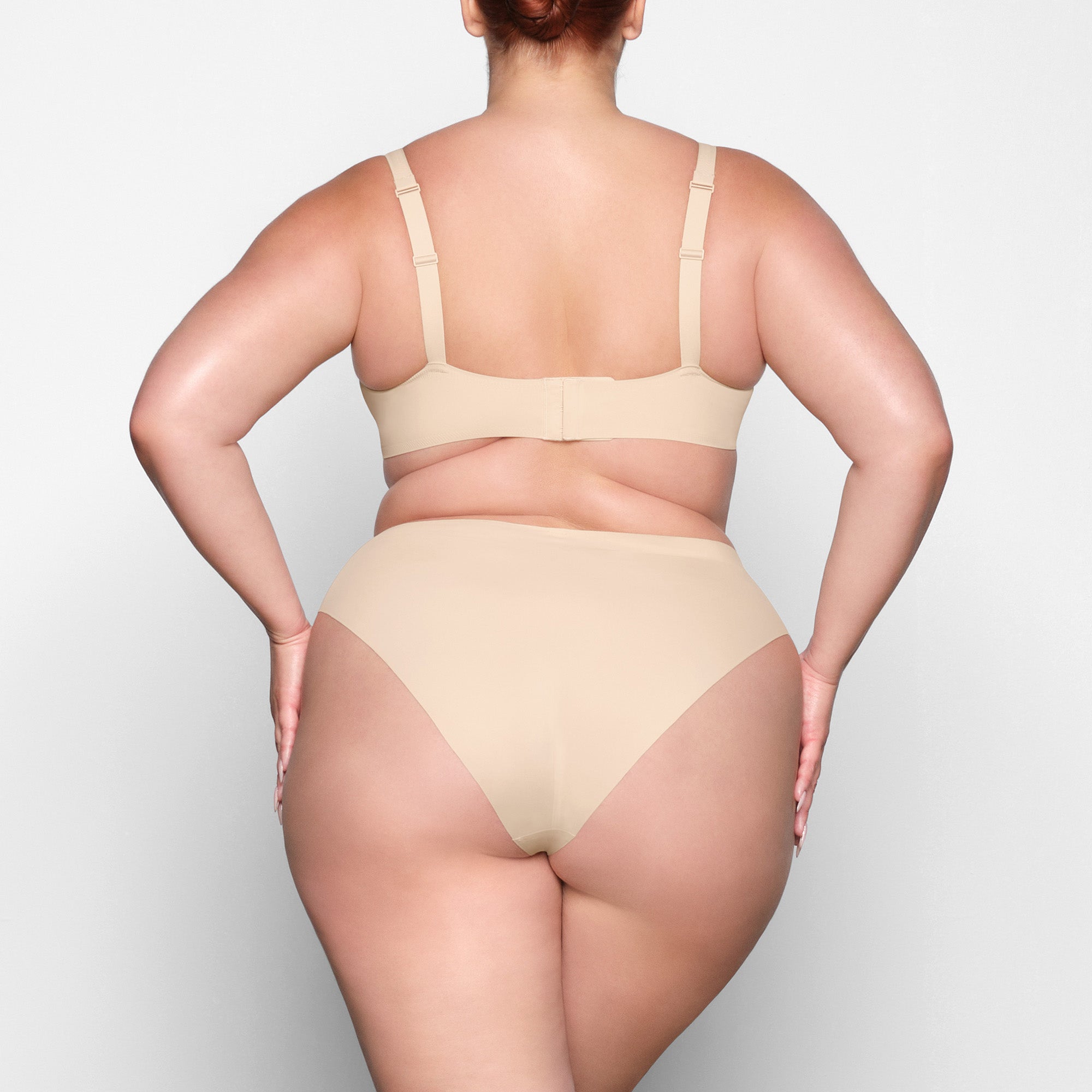 SKIMS NAKED PLUNGE BRALETTE | SAND - Sneaker Türkiye