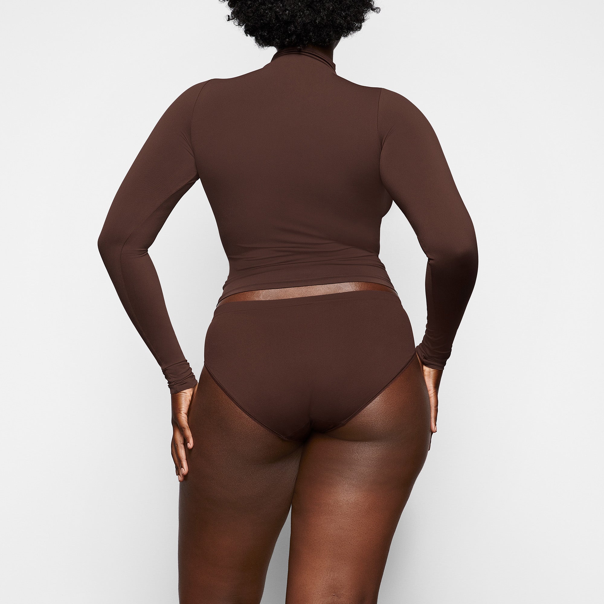 SKIMS SOFT SMOOTHING SEAMLESS BRIEF | COCOA - Sneaker Türkiye