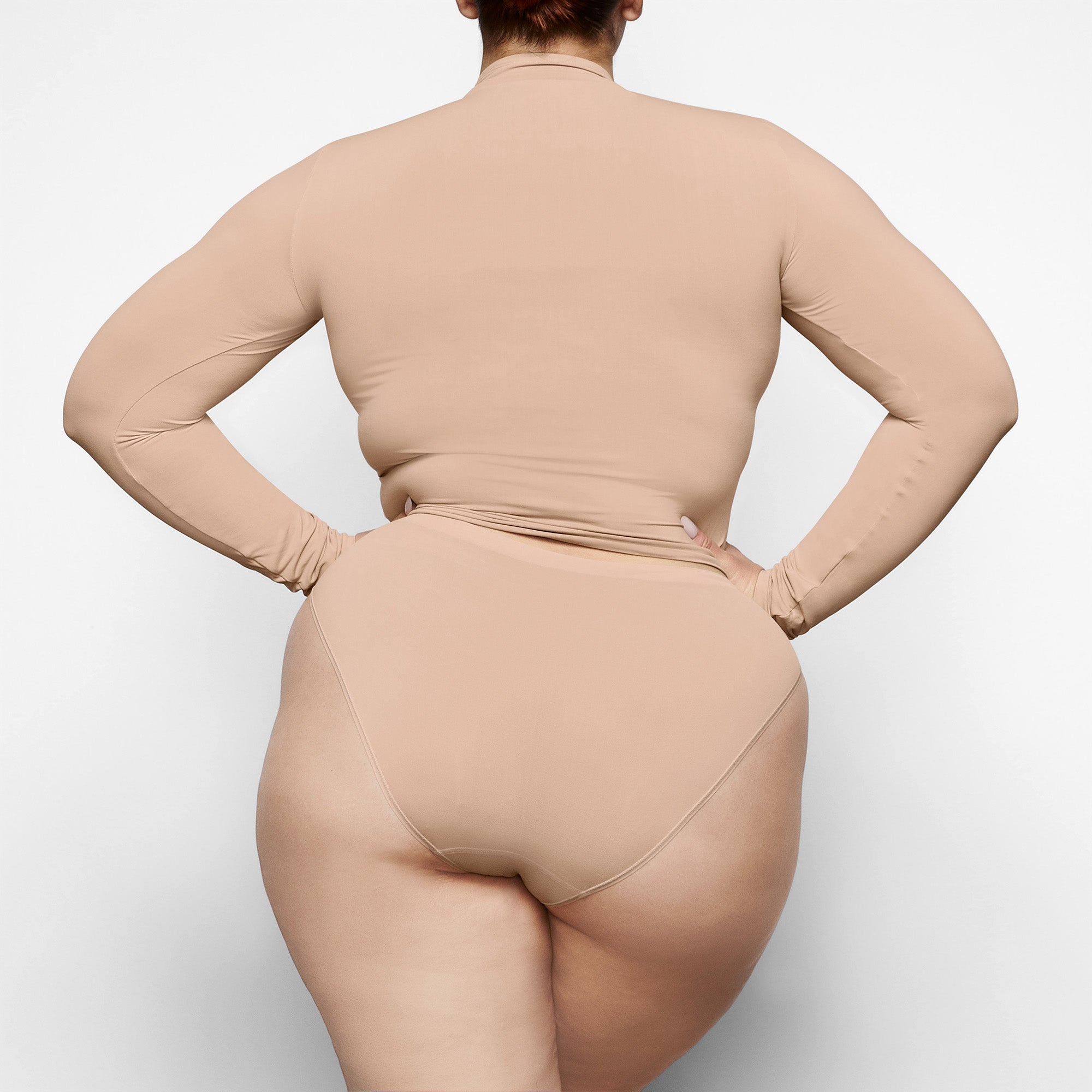 SKIMS SOFT SMOOTHING SEAMLESS BRIEF | CLAY - Sneaker Türkiye