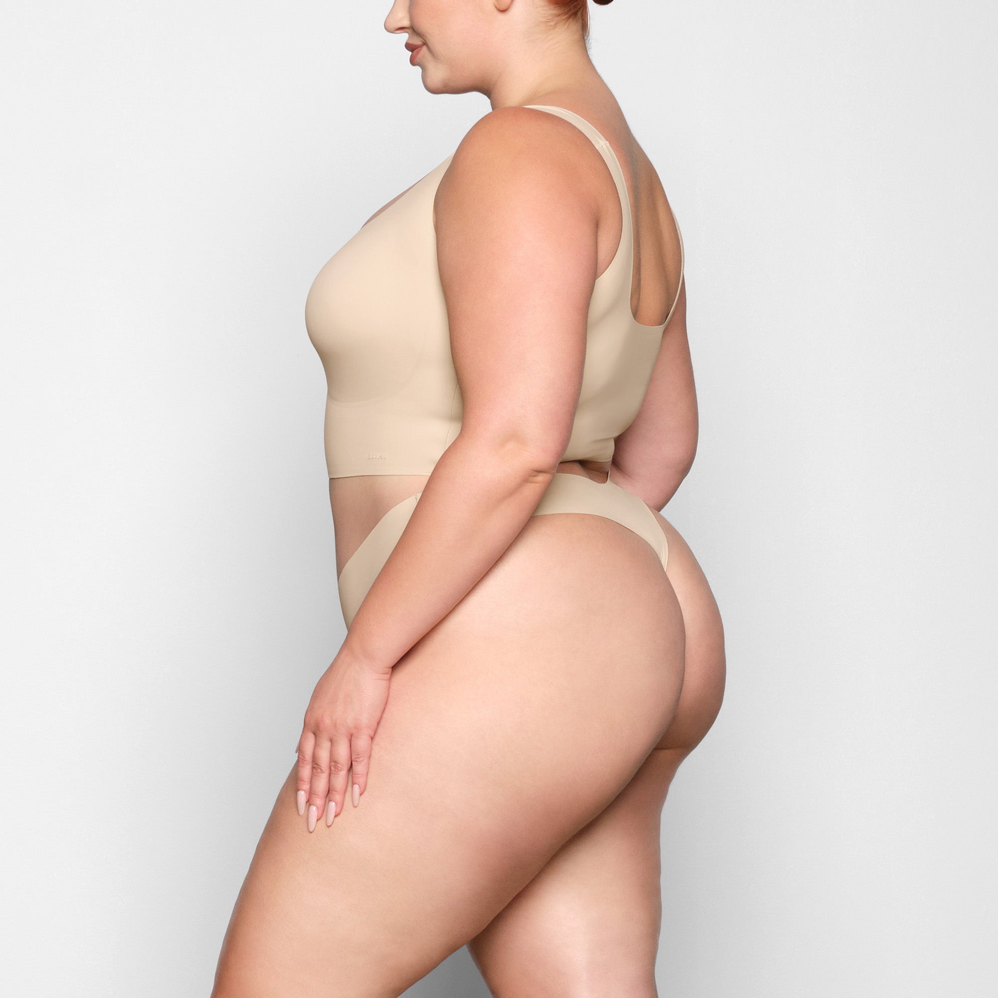 SKIMS NAKED DIPPED THONG | SAND - Sneaker Türkiye
