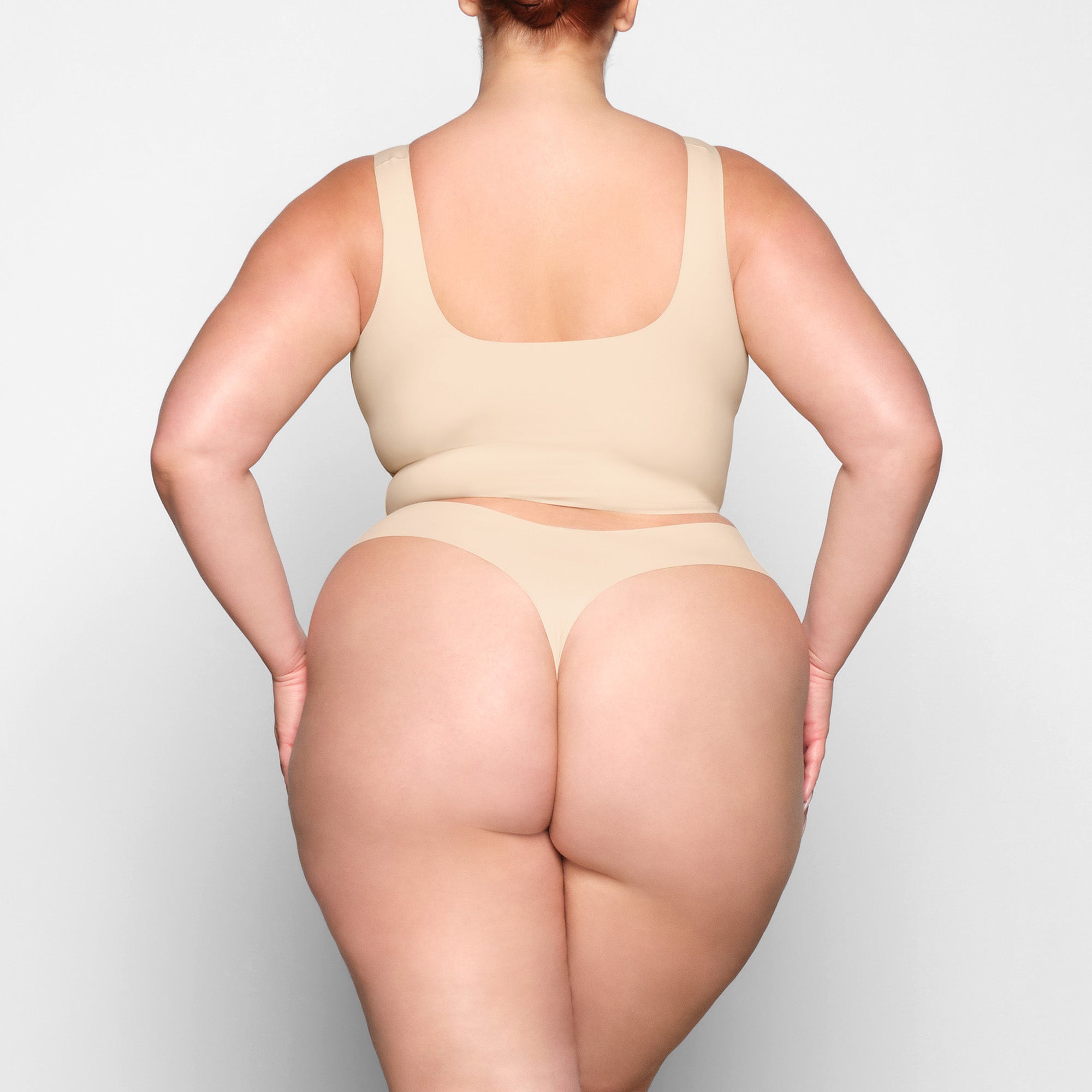 SKIMS NAKED DIPPED THONG | SAND - Sneaker Türkiye